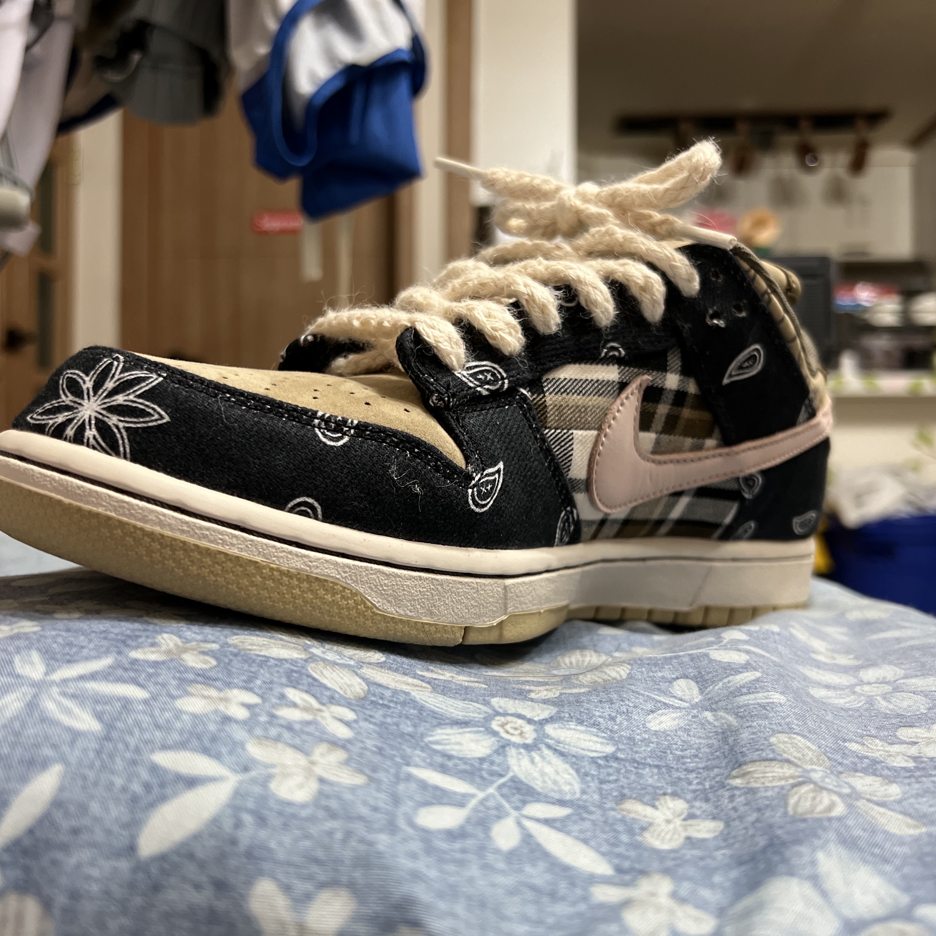 Nike x Travis Scott SB Dunk Low 착용 스타일 - 2