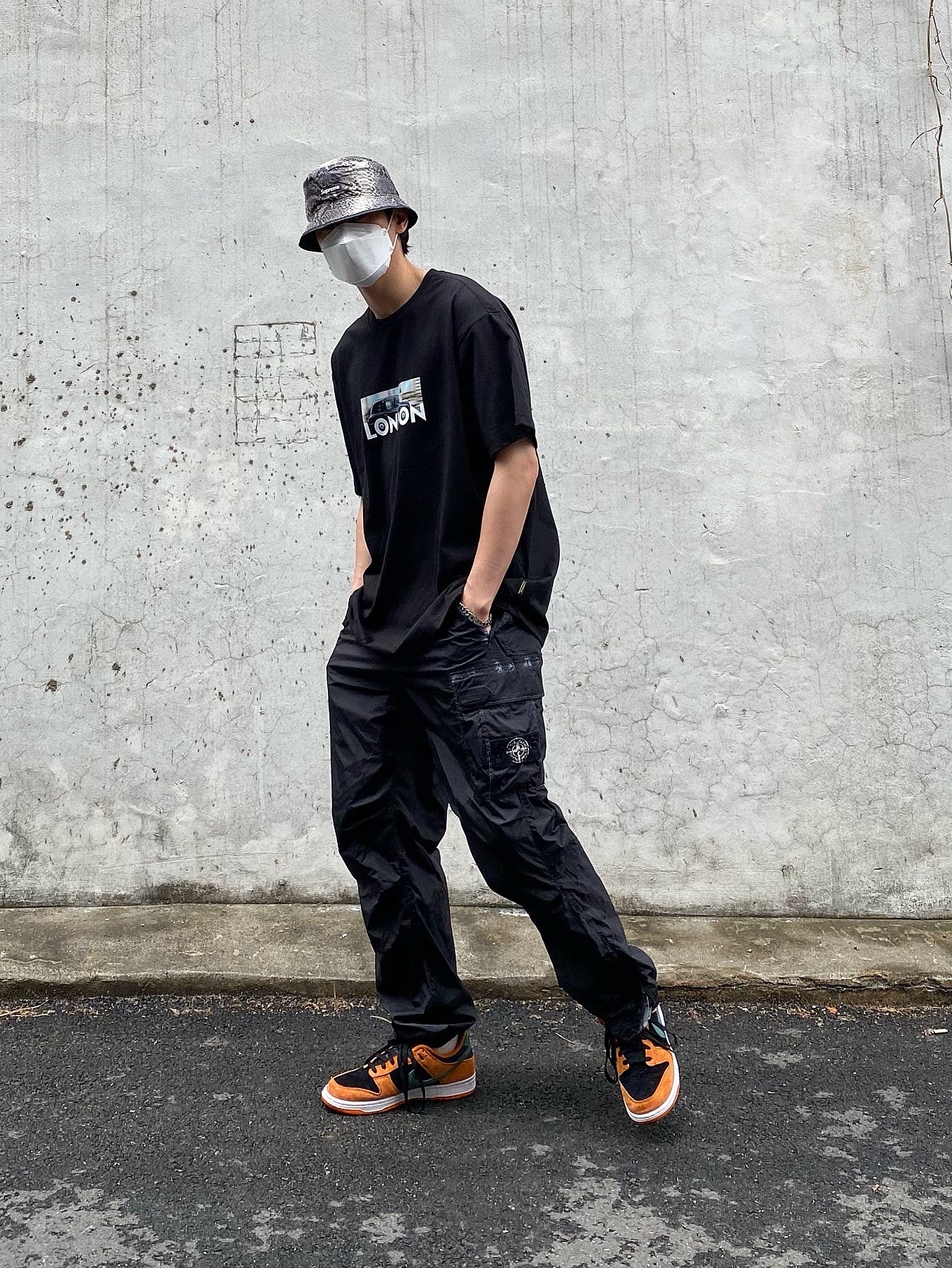 Nike Dunk Low SP Ceramic, Supreme x Stone Island Painted Camo Nylon Cargo Pants Black - 20FW 착용 스타일 - 1