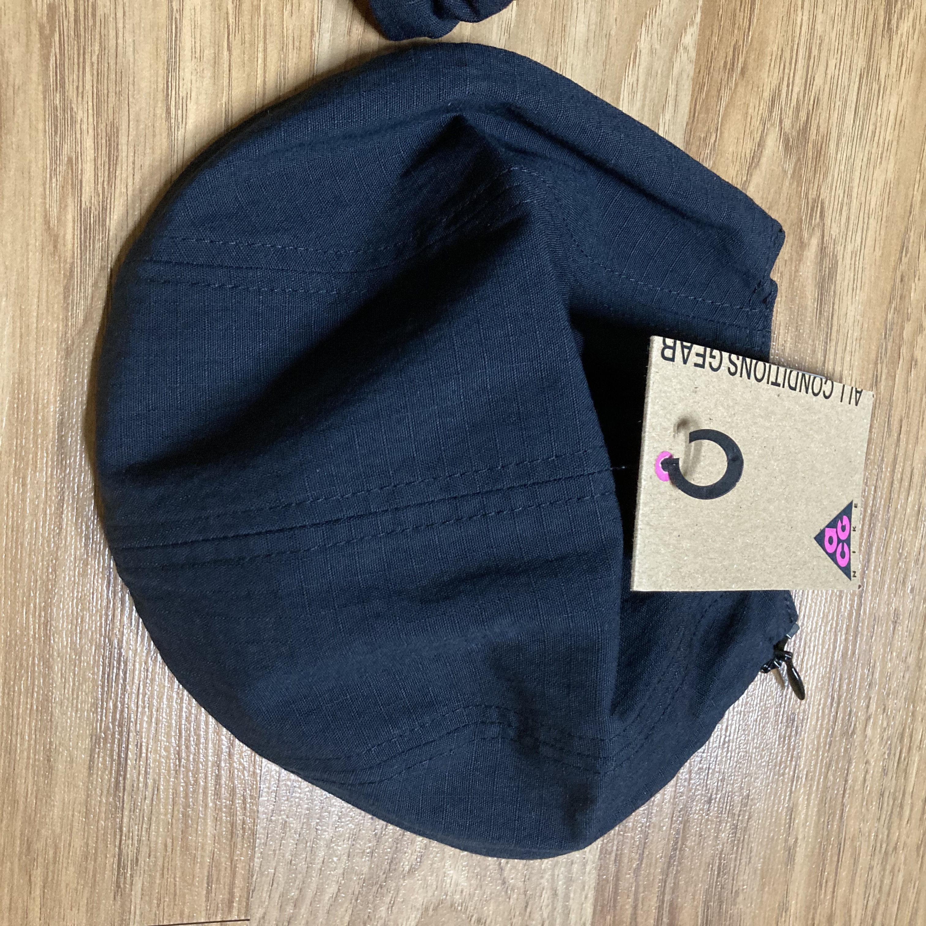 Nike ACG Tailwind Visor Cap Black 착용 스타일 - 3