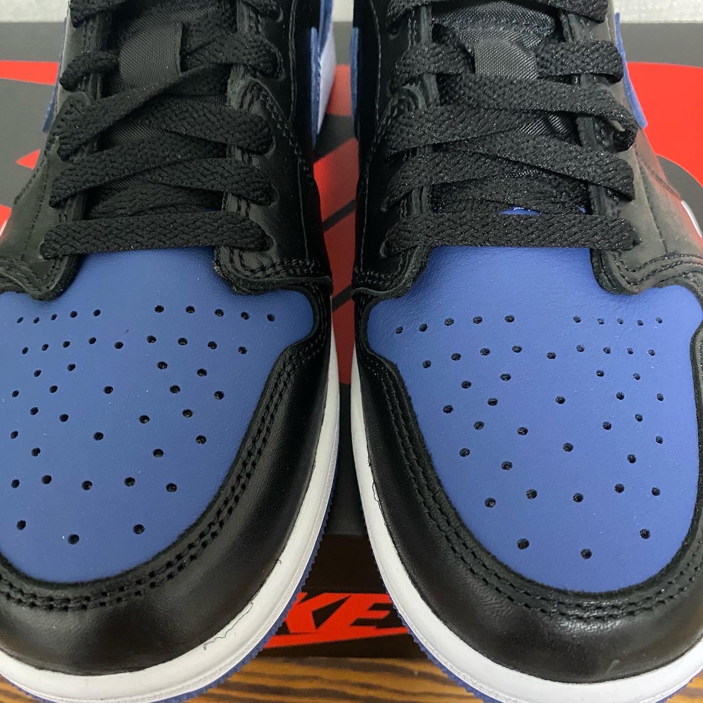 Jordan 1 Retro Low OG Mystic Navy 착용 스타일 - 3