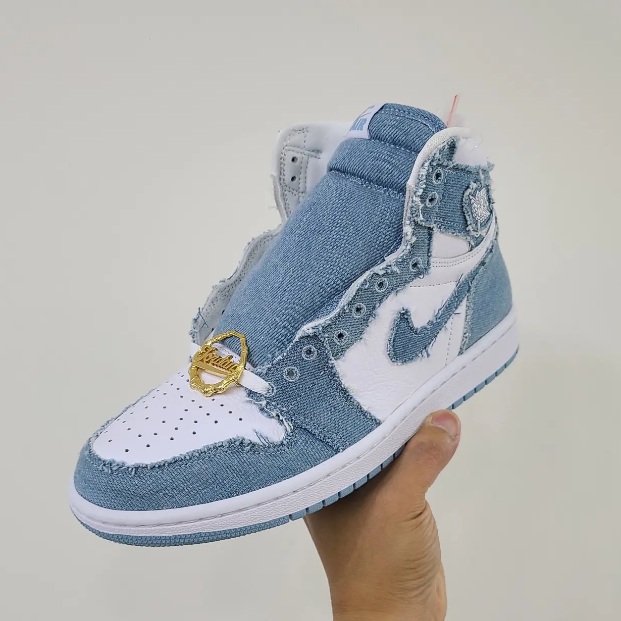 (W) Jordan 1 Retro High OG Denim 착용 스타일 - 1