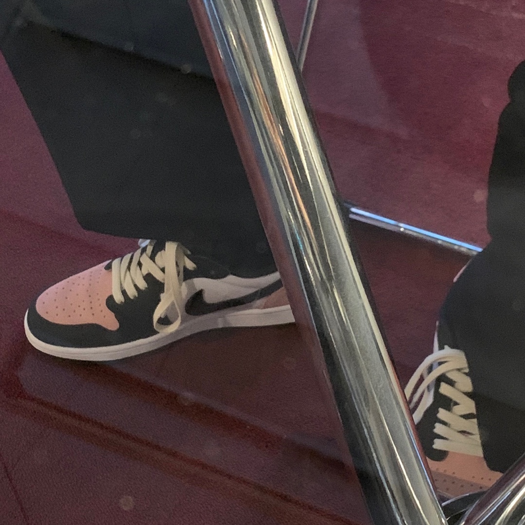 Jordan 1 Retro Low OG Bleached Coral 착용 스타일