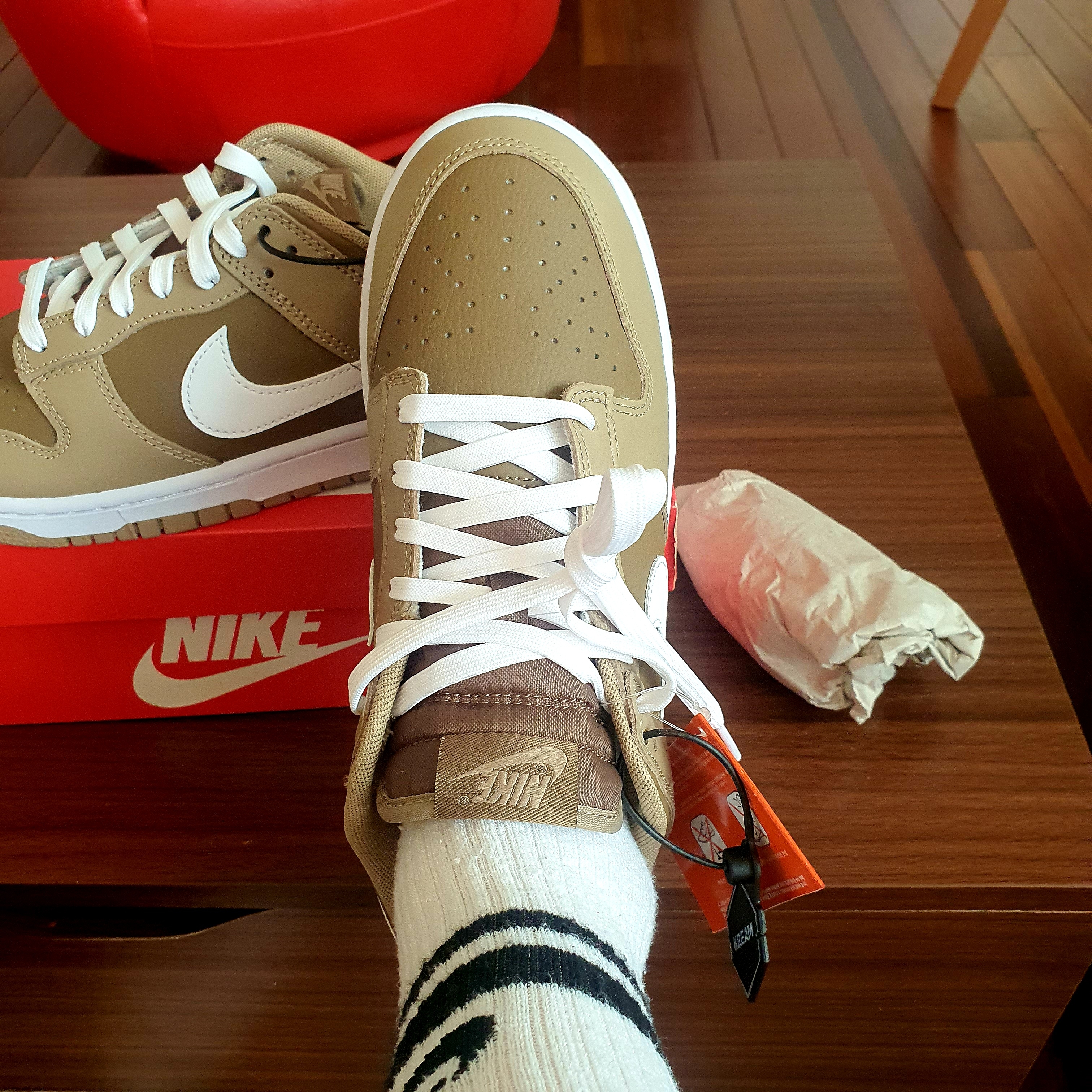 Nike Dunk Low Retro Khaki Hazel Rush 착용 스타일 - 2