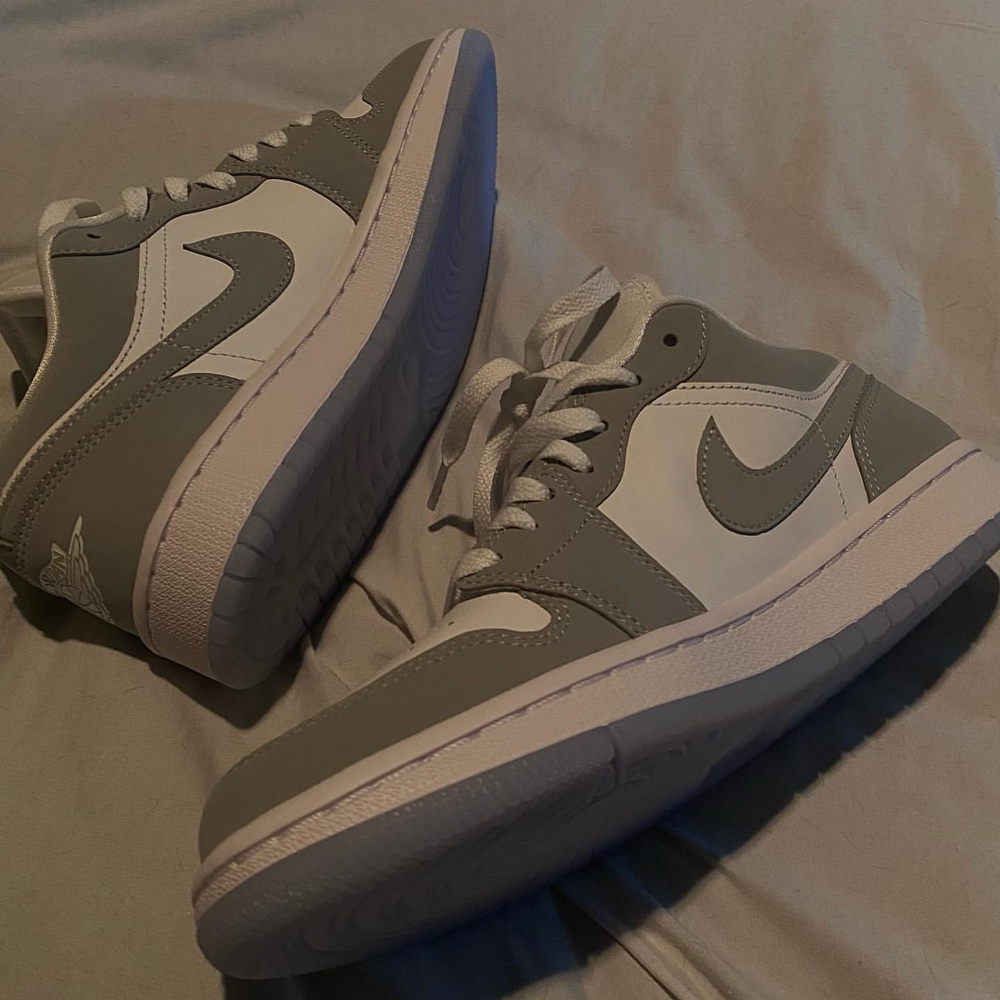 (W) Jordan 1 Low White Wolf Grey 착용 스타일 - 2