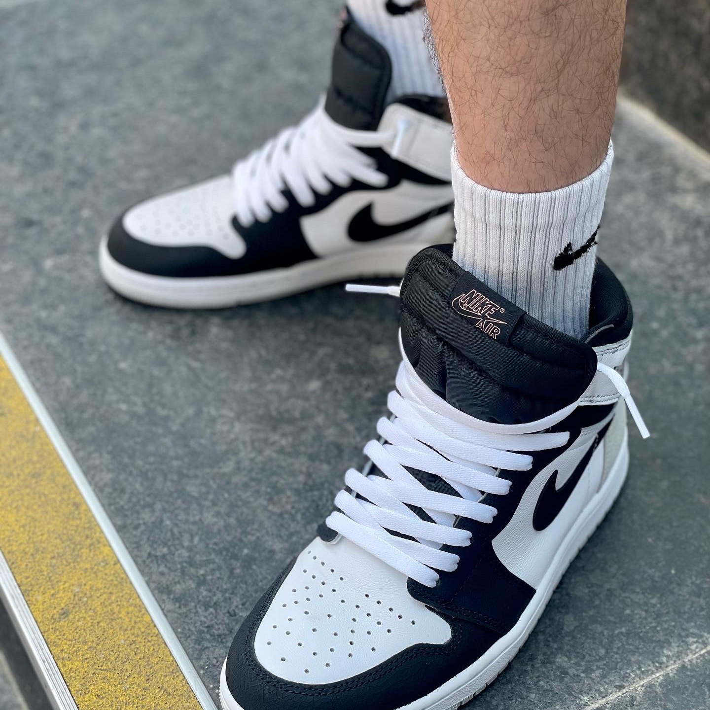 Jordan 1 Retro High OG Bleached Coral 착용 스타일 - 2