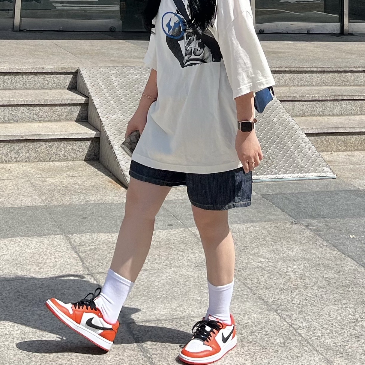 Jordan x Travis Scott x Fragment T-Shirt Sail (DJ0619-133), Jordan 1 Low OG Starfish 착용 스타일 - 2