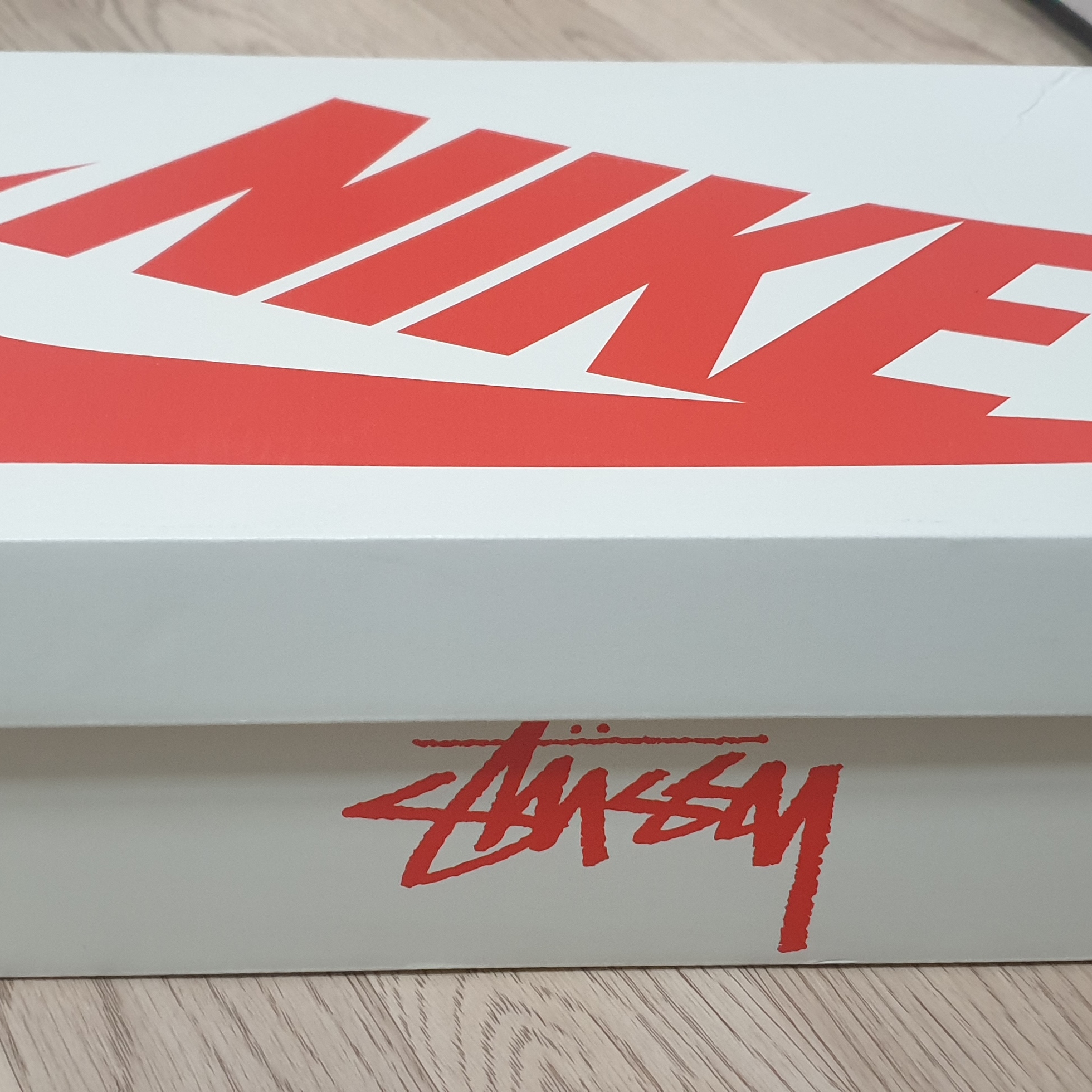 Nike x Stussy Air Force 1 '07 Mid SP Black and Light Bone 착용 스타일 - 3
