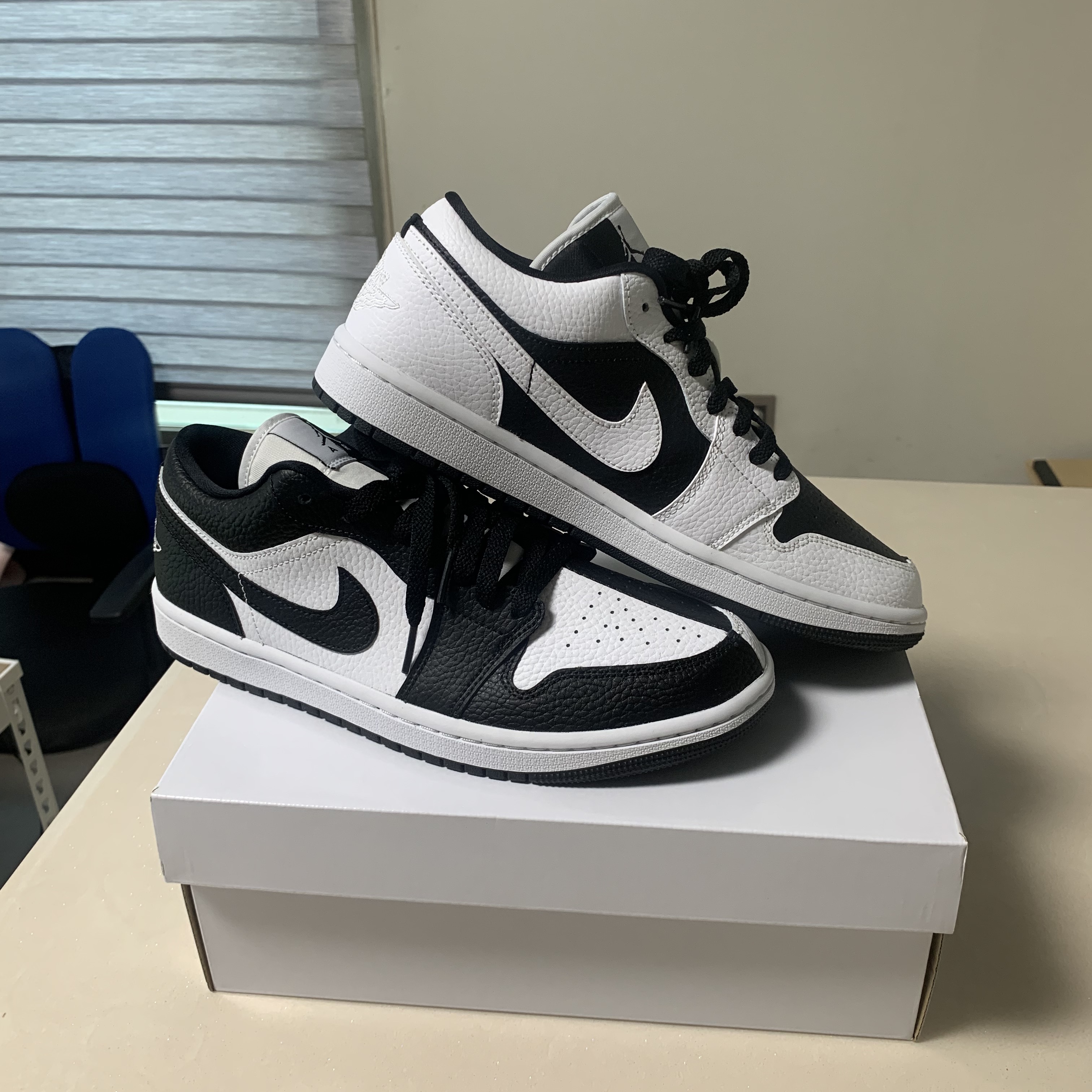 (W) Jordan 1 Low SE Black White 착용 스타일 - 2