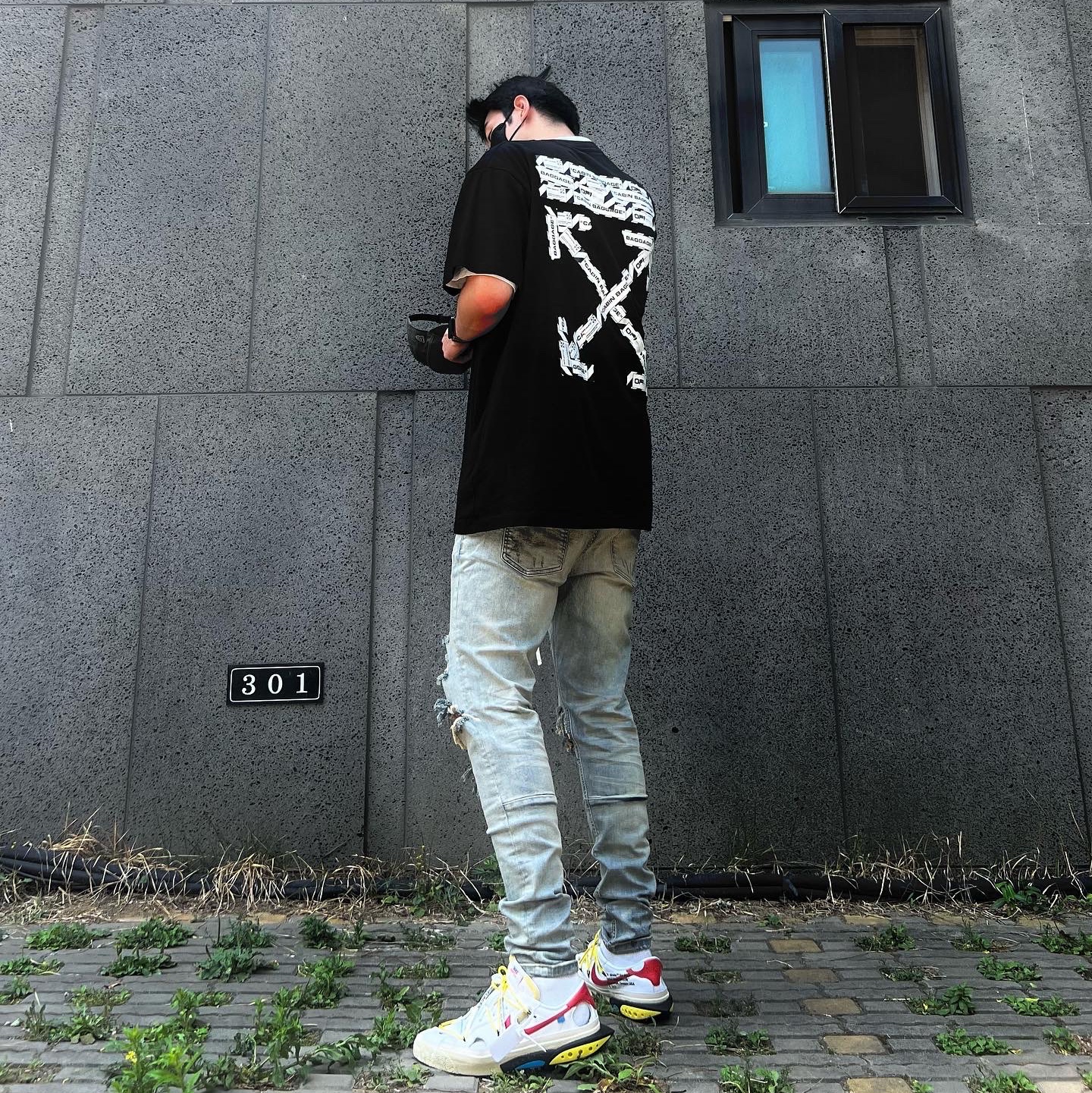 Nike x Off-White Blazer Low '77 White and University Red 착용 스타일