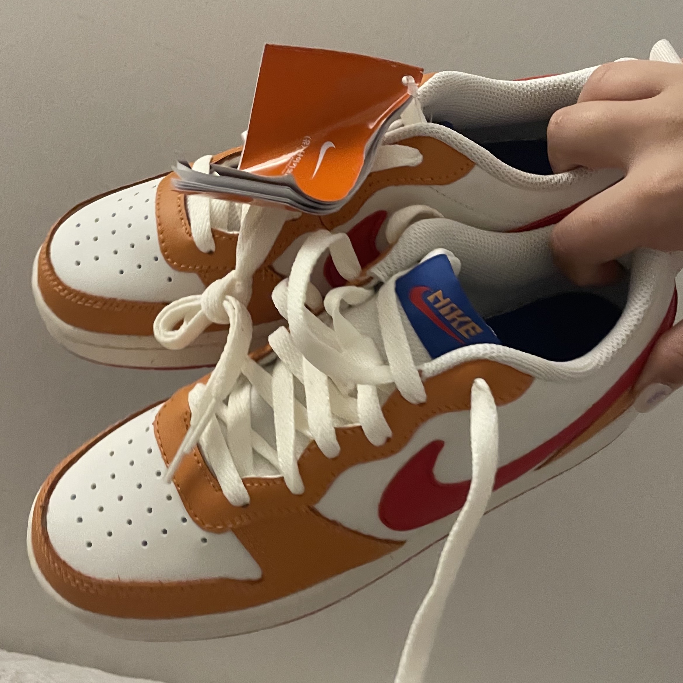 (GS) Nike Court Borough 2 Hot Curry 착용 스타일 - 3