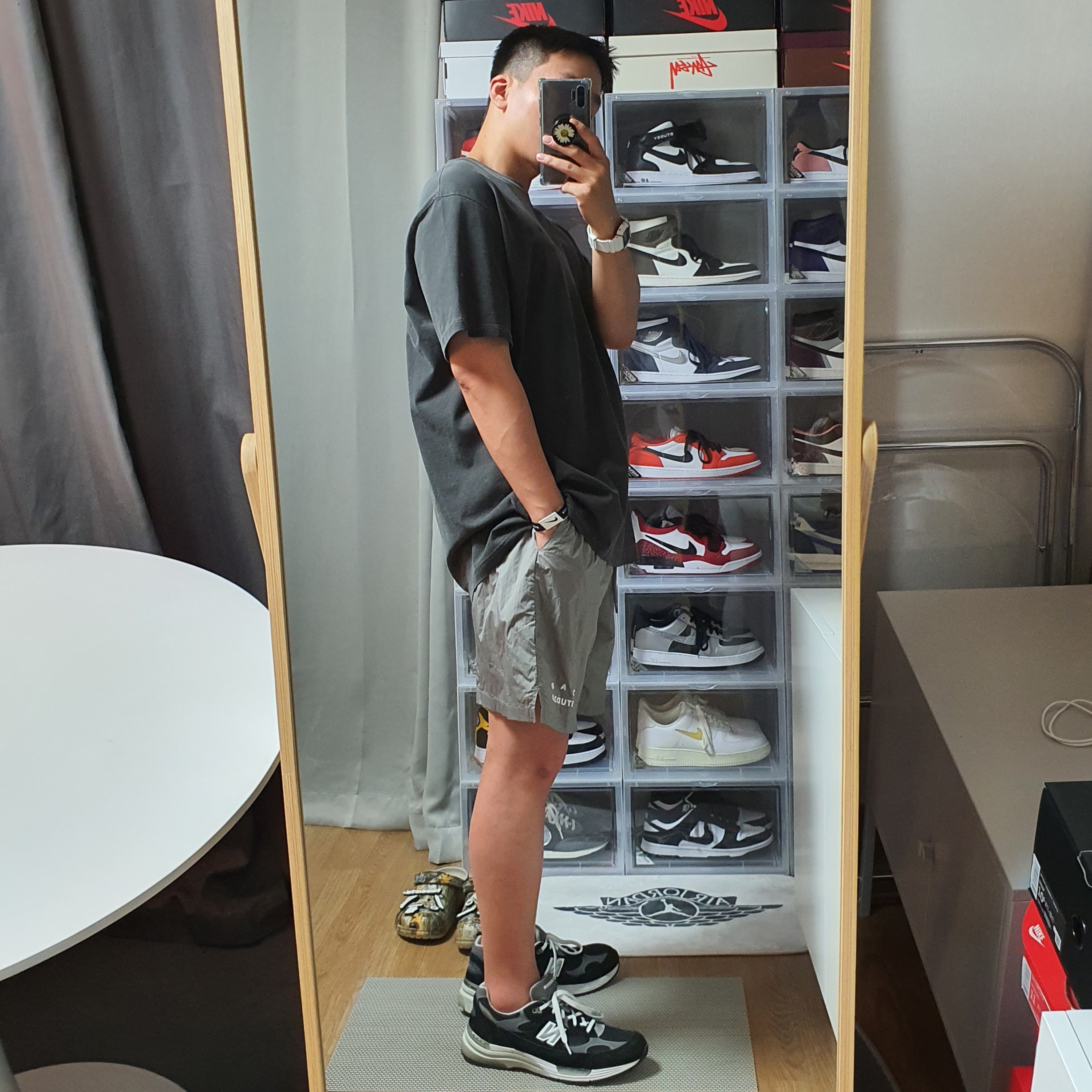 IAB Studio Pigment T-Shirt Black, Casio G-Shock x Thisisneverthat DW-5600TNT-7 White 착용 스타일 - 1