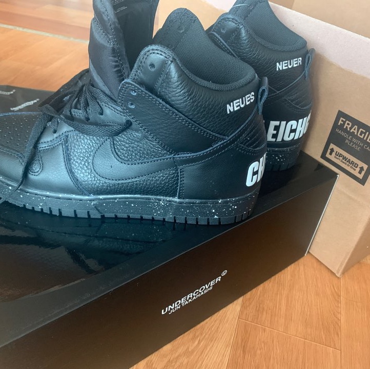(GS) Jordan 1 Retro High OG Bleached Coral, Nike x Undercover Dunk High 1985 Black 착용 스타일 - 2