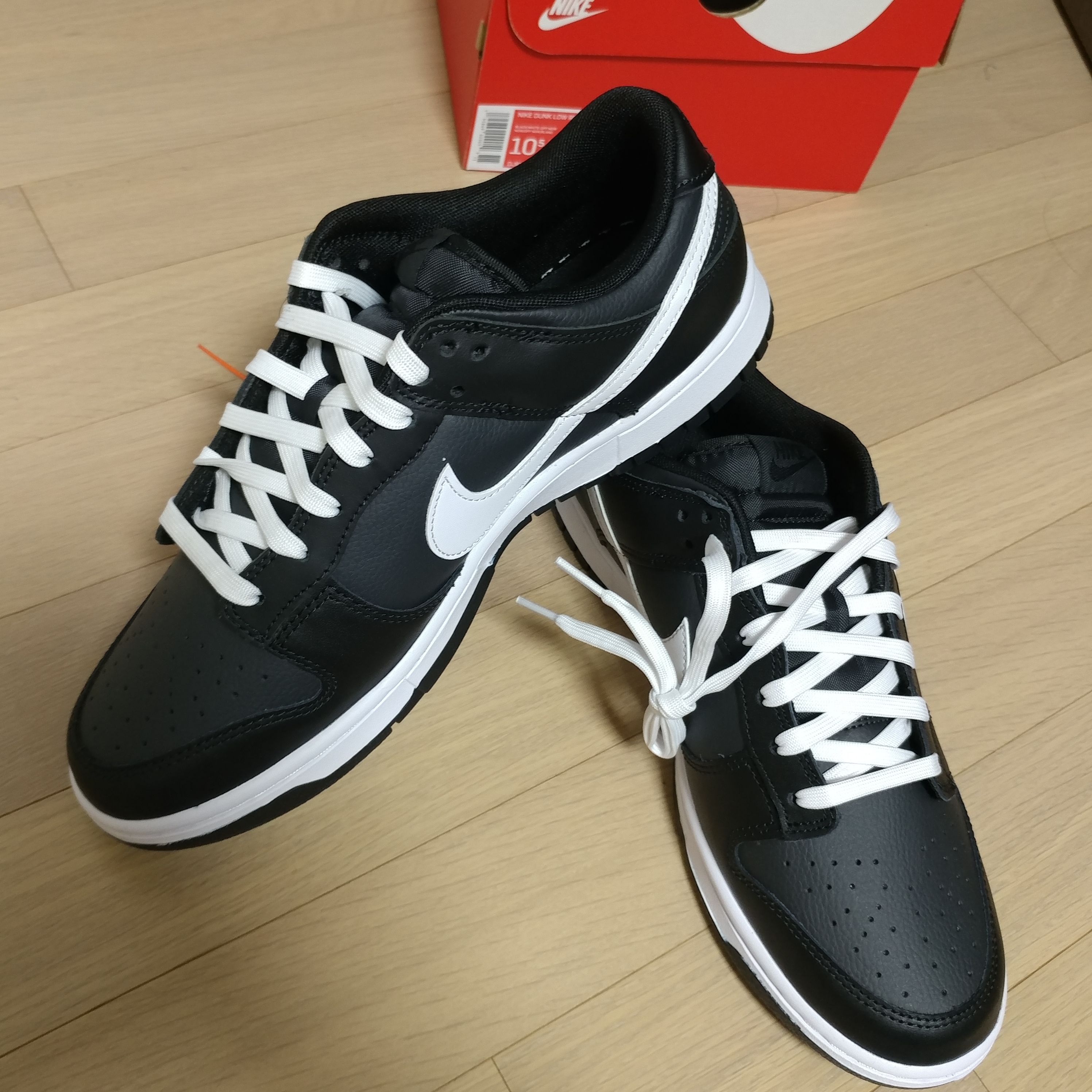 Nike Dunk Low Retro Black White, Nike Dunk Low Retro Vivid Green 착용 스타일 - 3
