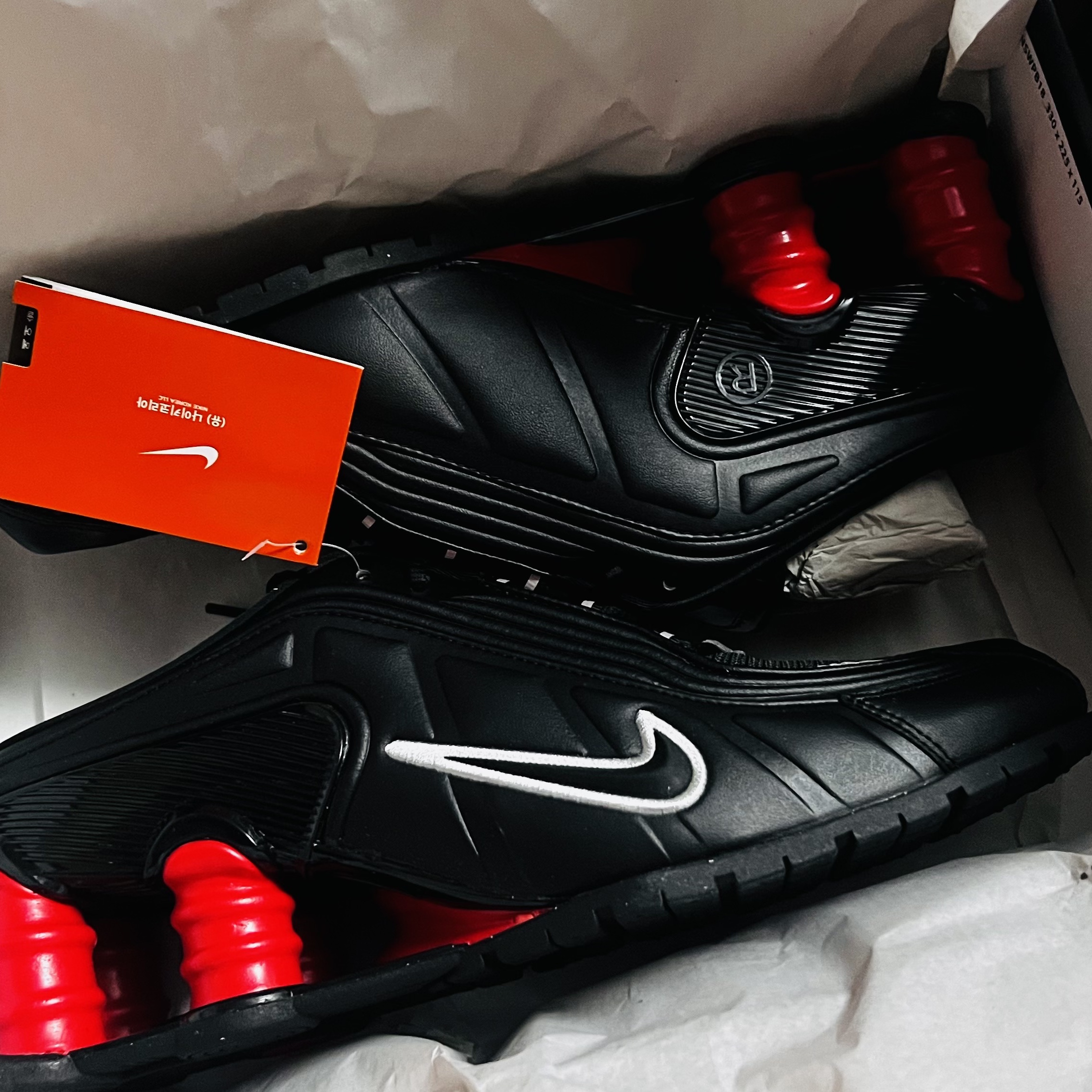 Nike x Martine Rose Shox MR4 Black 착용 스타일
