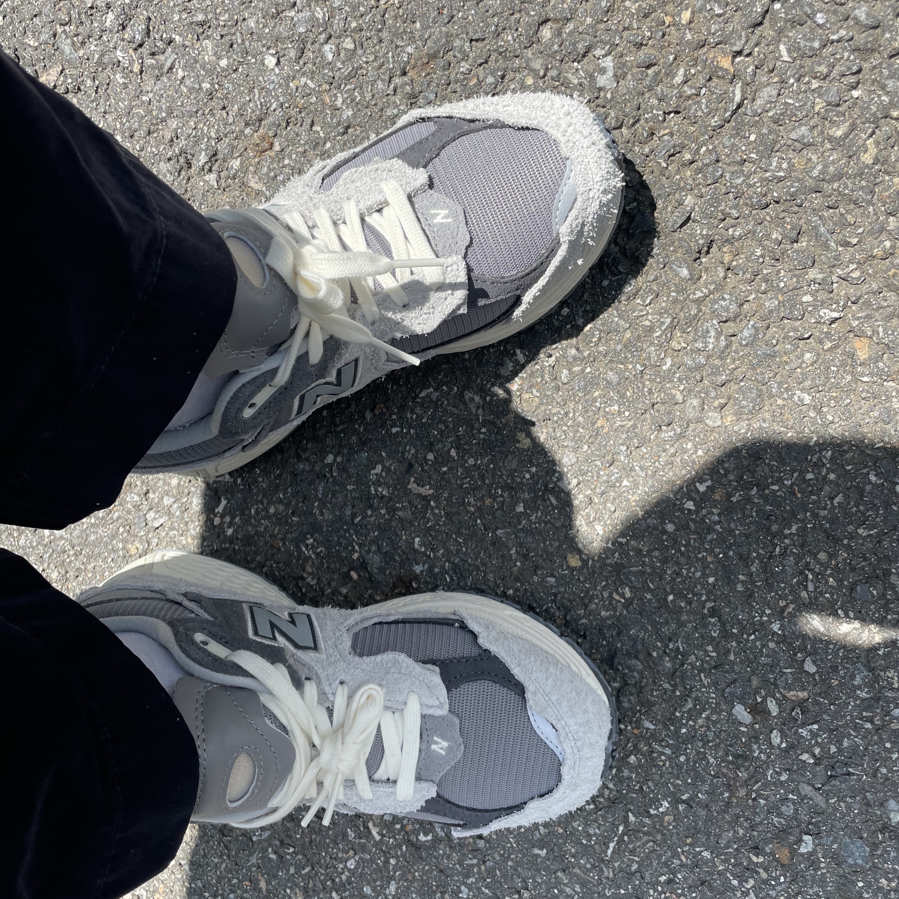 New Balance 2002R Protection Pack Rain Cloud 착용 스타일