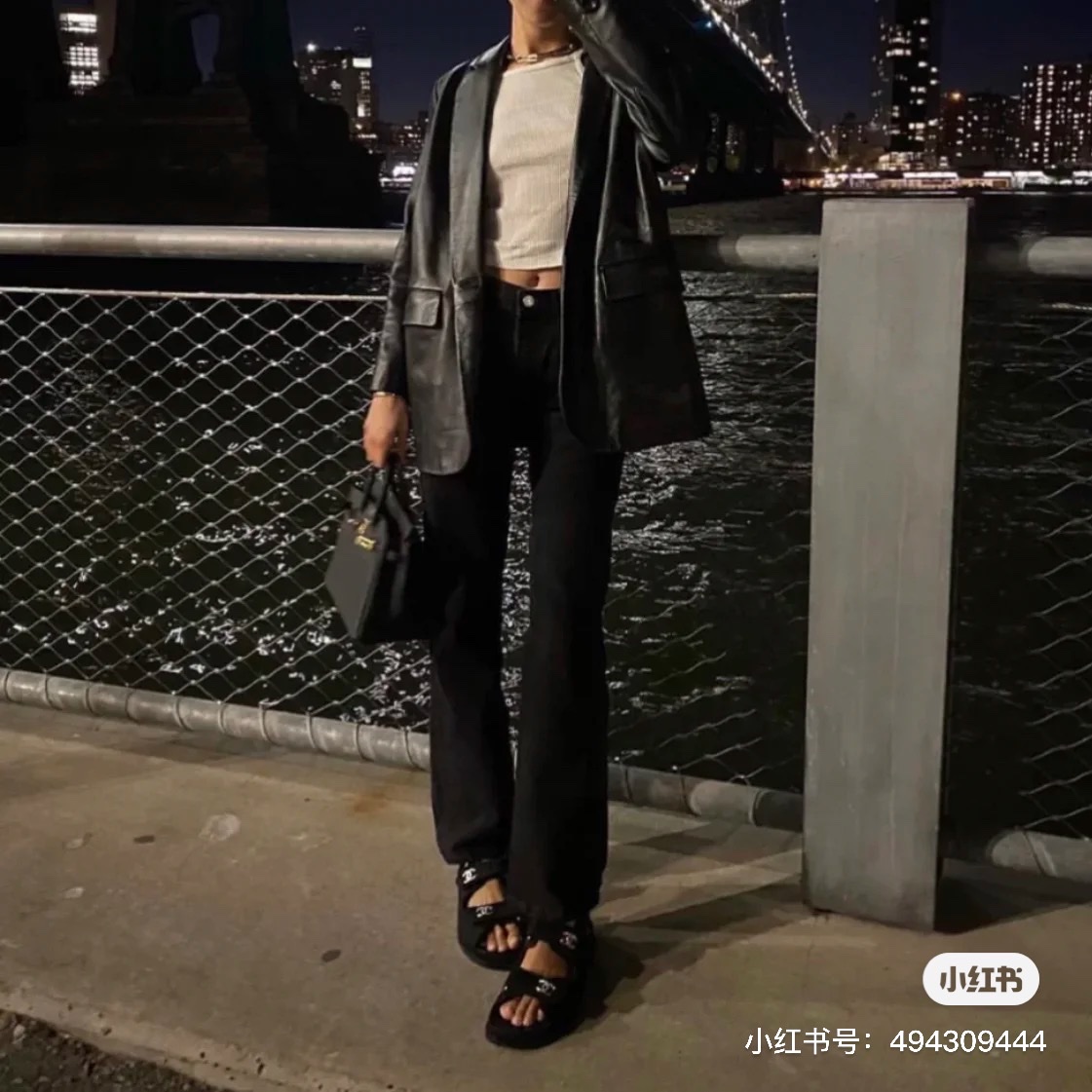 (W) Chanel Sandals Mixed Fibers & Black 착용 스타일 - 3