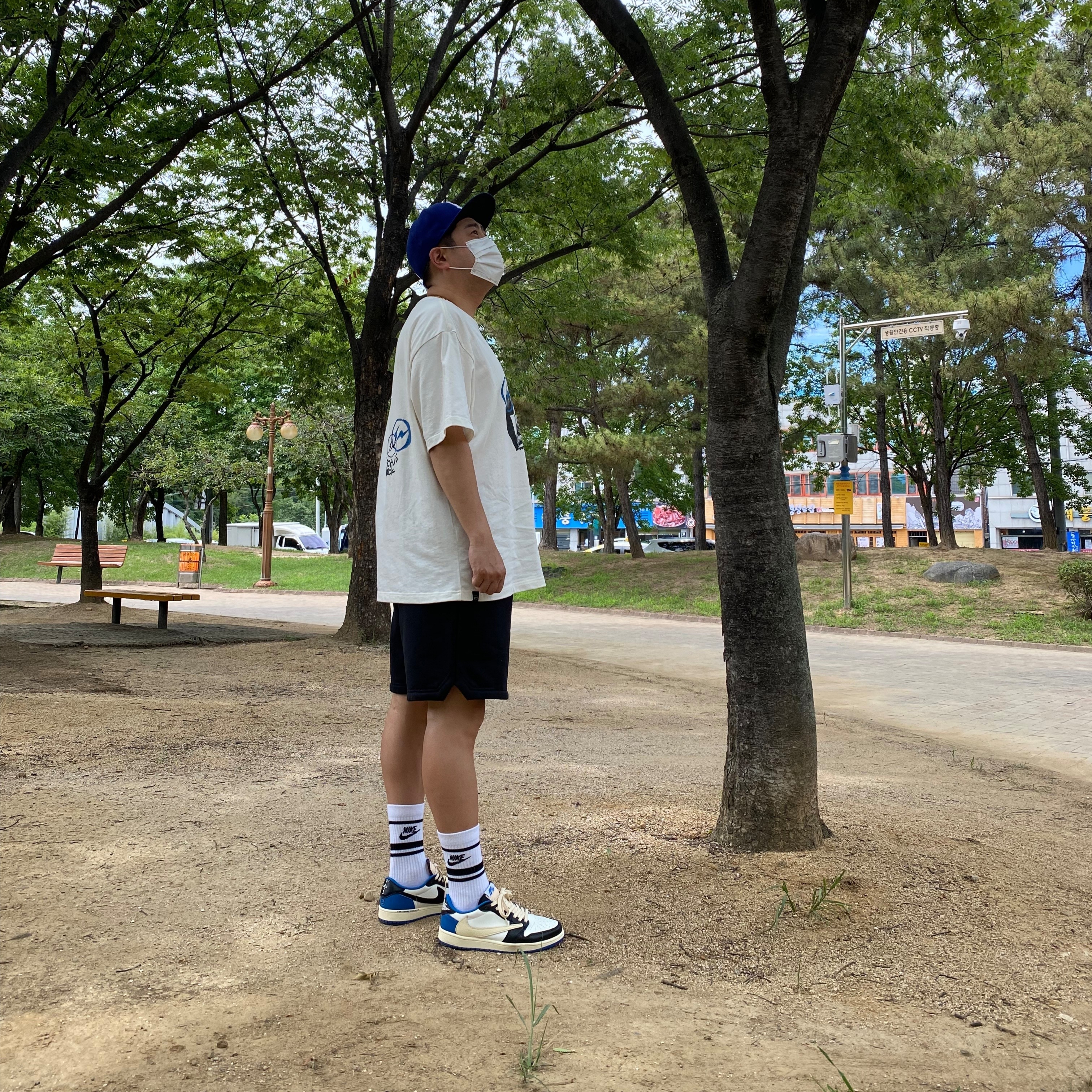 Jordan 1 x Travis Scott x Fragment Retro Low OG SP Military Blue, Jordan x Travis Scott x Fragment Shorts Black (DJ0617-010) 착용 스타일 - 2