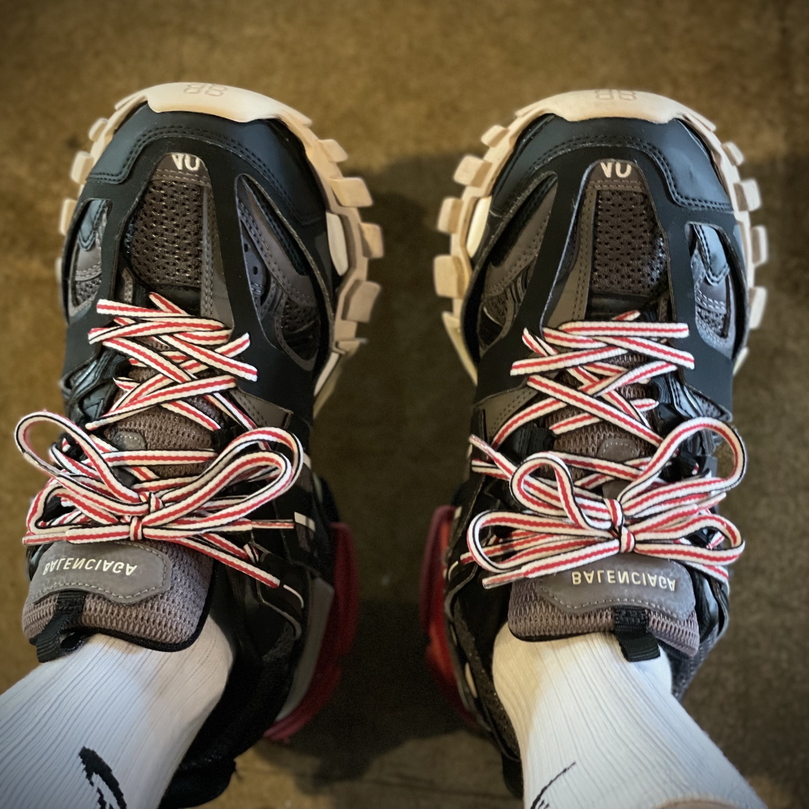 Balenciaga Track Sneakers Black Red 2019 착용 스타일