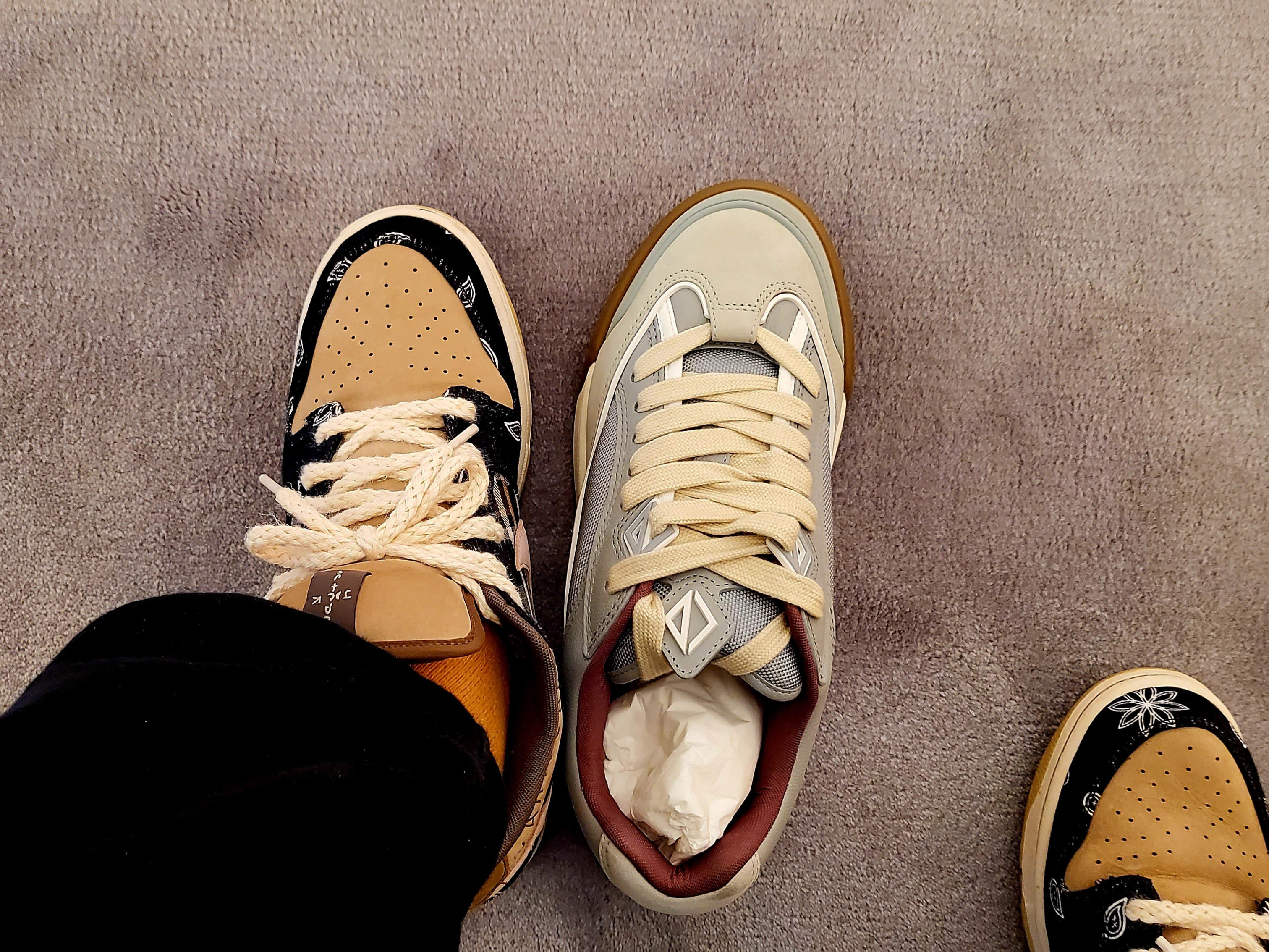 Dior x Cactus Jack B713 Sneakers Grey Mint, Dior x Cactus Jack B713 Sneakers Cream 착용 스타일 - 1