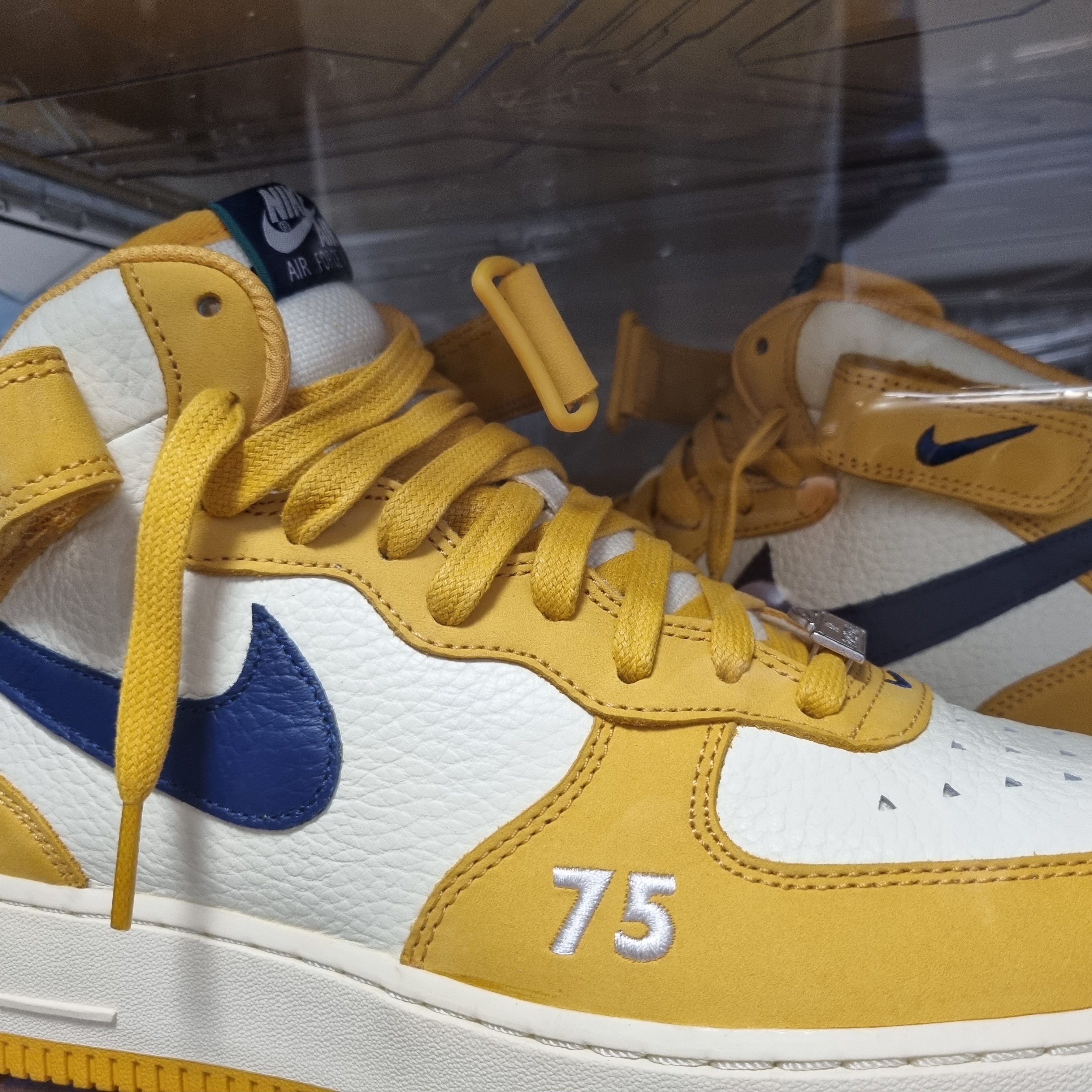 Nike Air Force 1 Mid Paris 착용 스타일