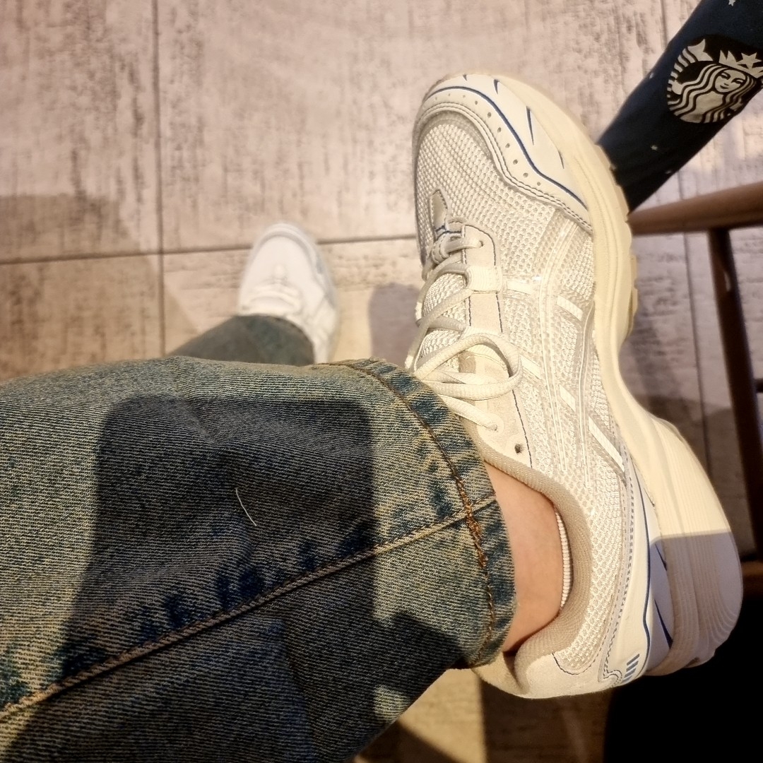 Asics x Above The Clouds Gel-1090 Birch 착용 스타일