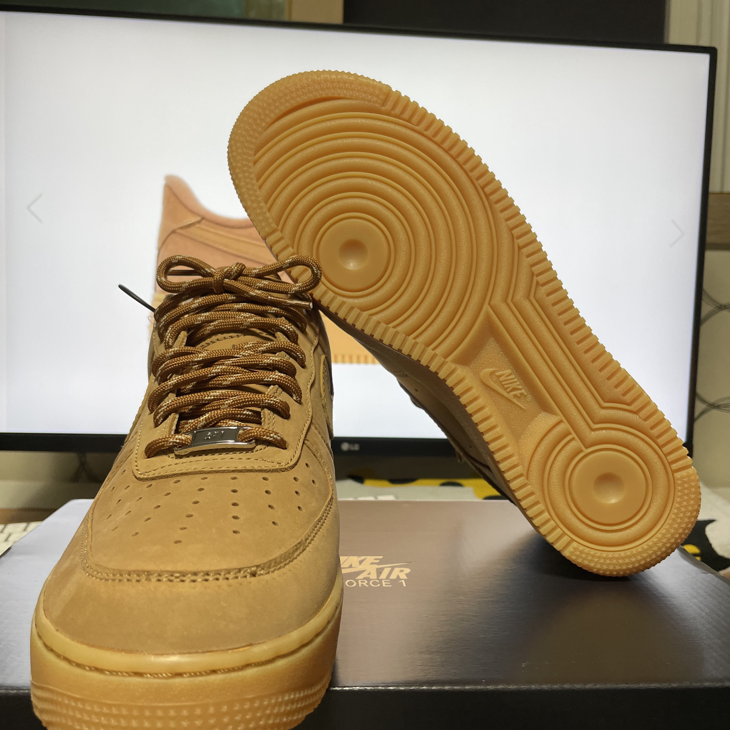 Nike Air Force 1 '07 WB Flax 착용 스타일 - 1