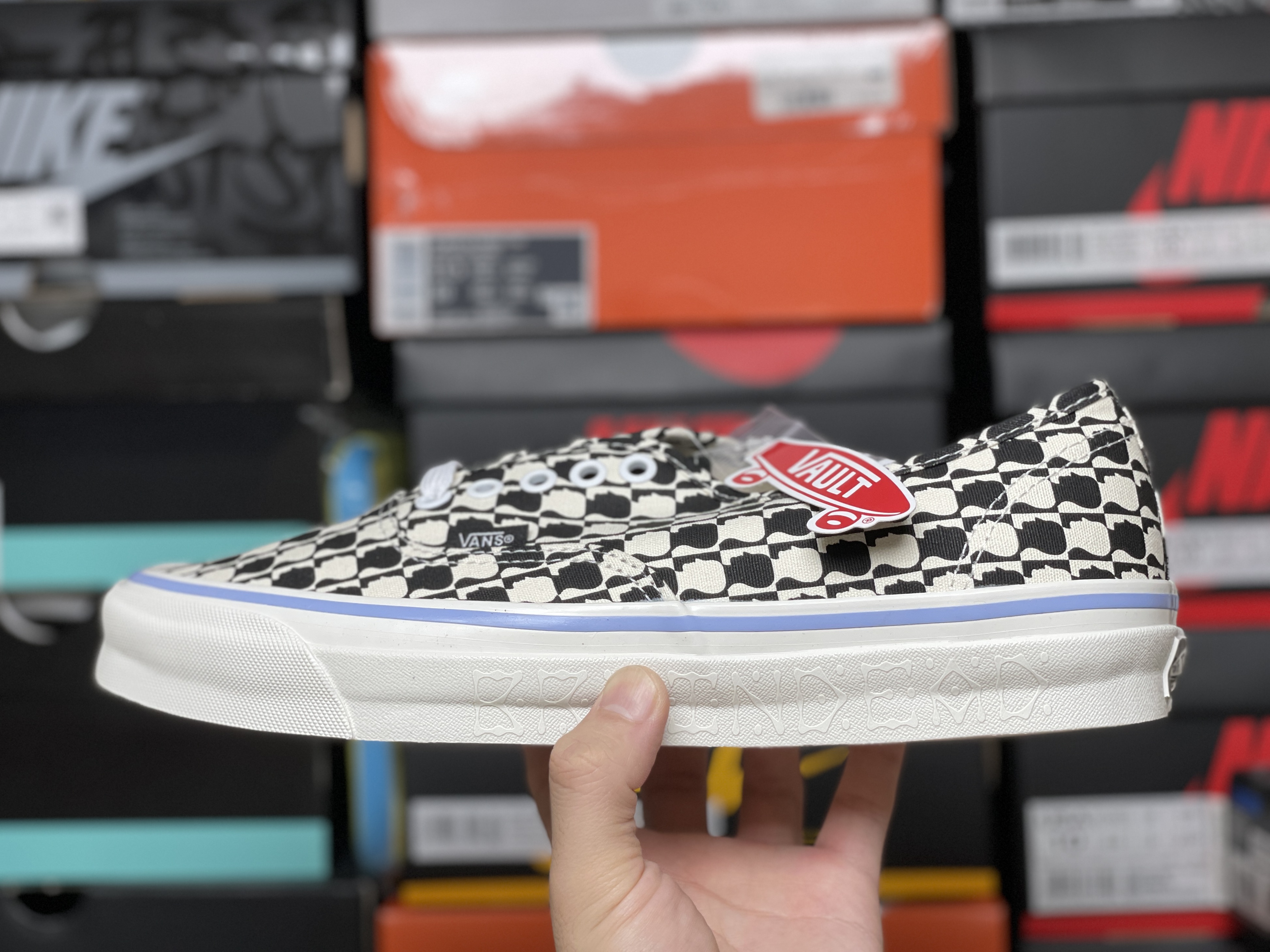 Vans Vault x Brain Dead OG Authentic LX Black White 착용 스타일