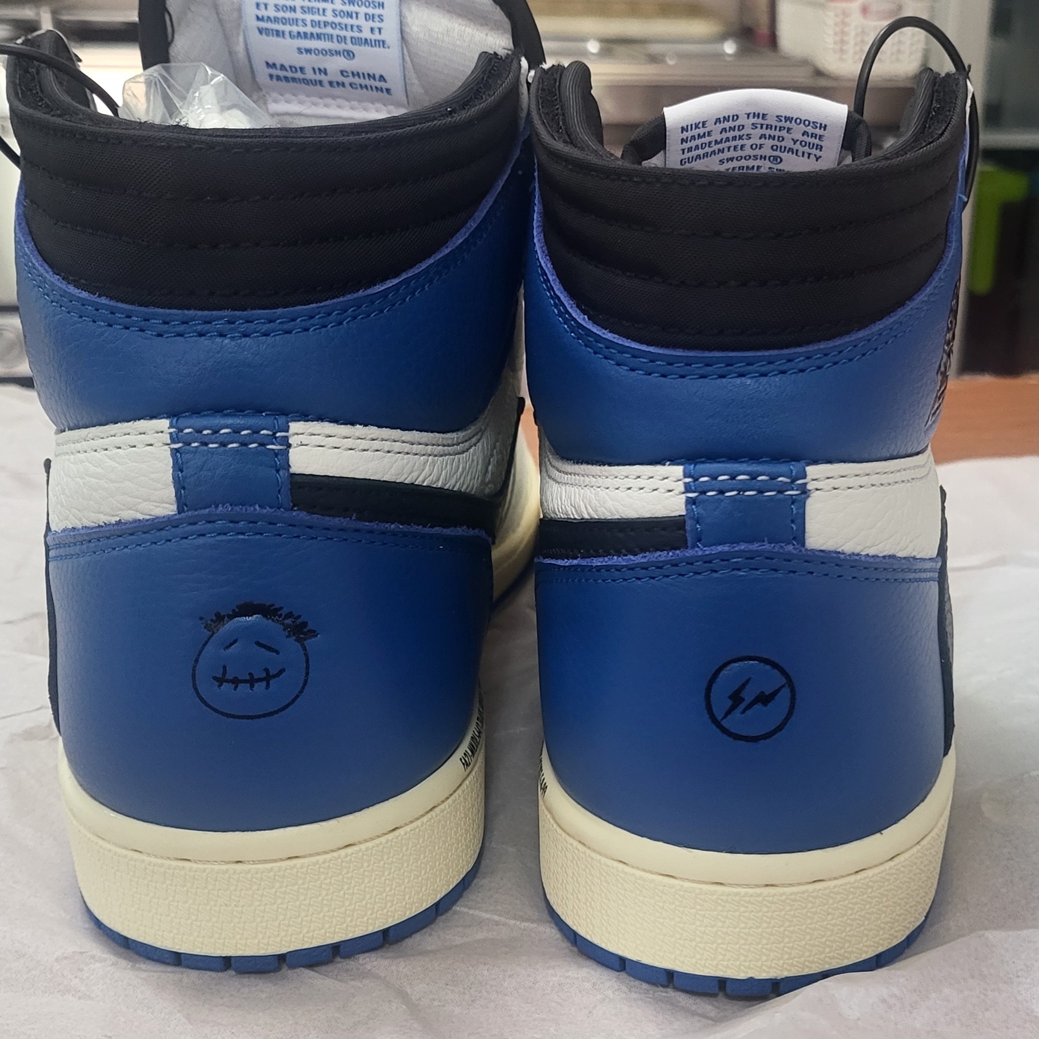 Jordan 1 x Travis Scott x Fragment Retro High OG SP Military Blue 착용 스타일 - 2