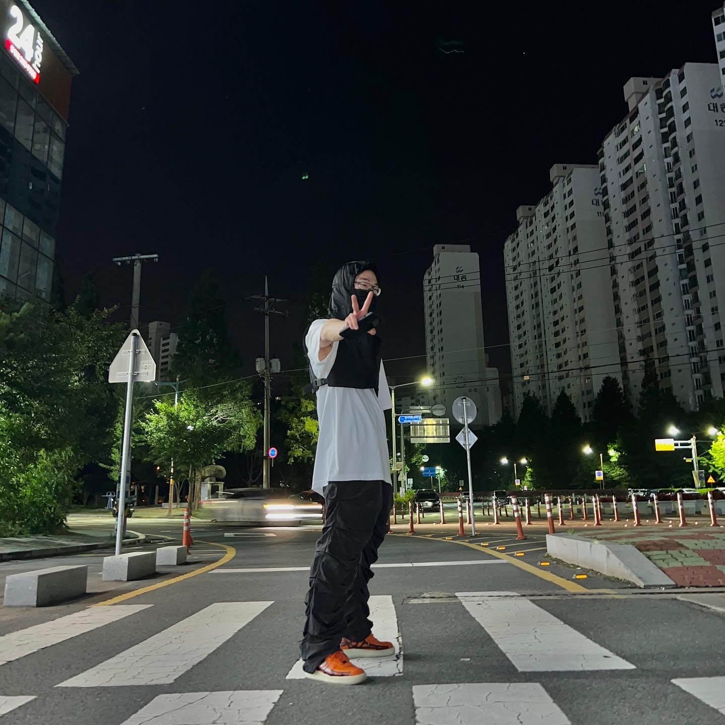 Nike Air Force 1 Low '07 Orange Skeleton 착용 스타일 - 5