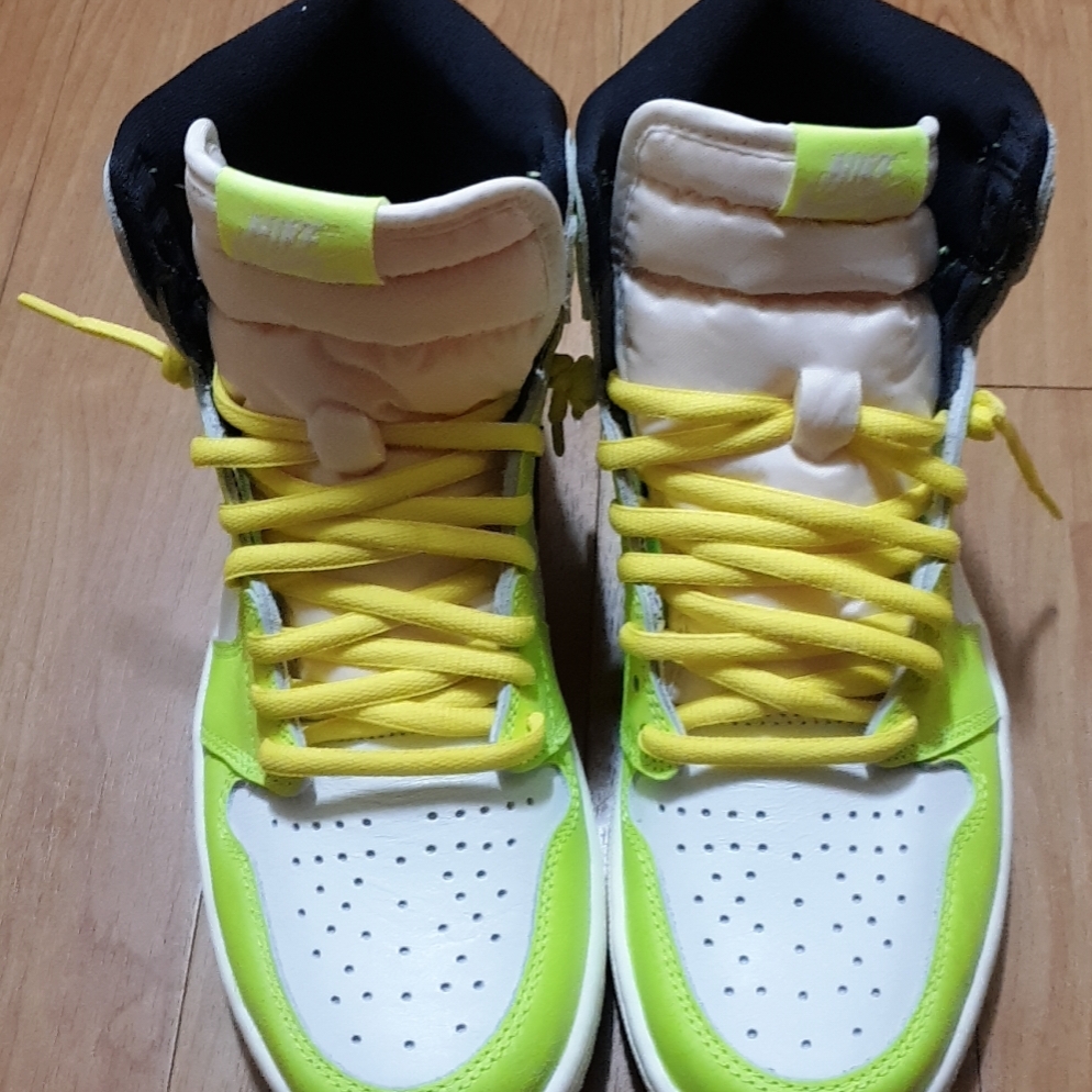 Jordan 1 Retro High OG Volt 착용 스타일 - 2