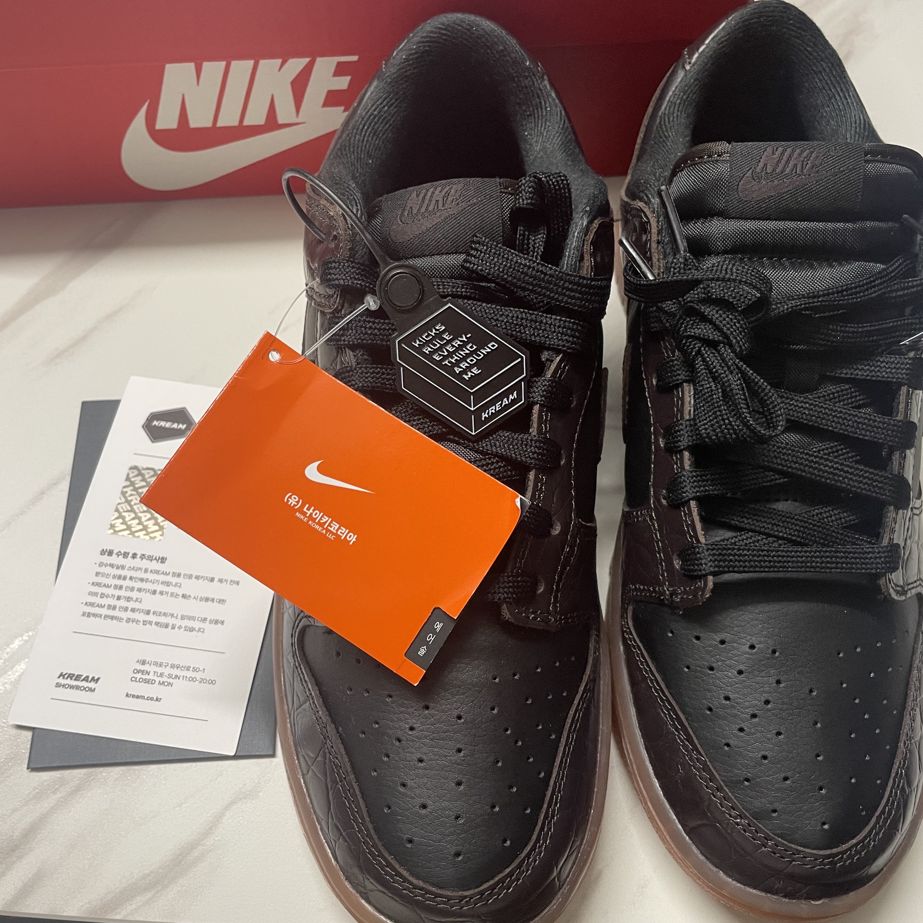 Nike Dunk Low SE Velvet Brown and Black 착용 스타일 - 1