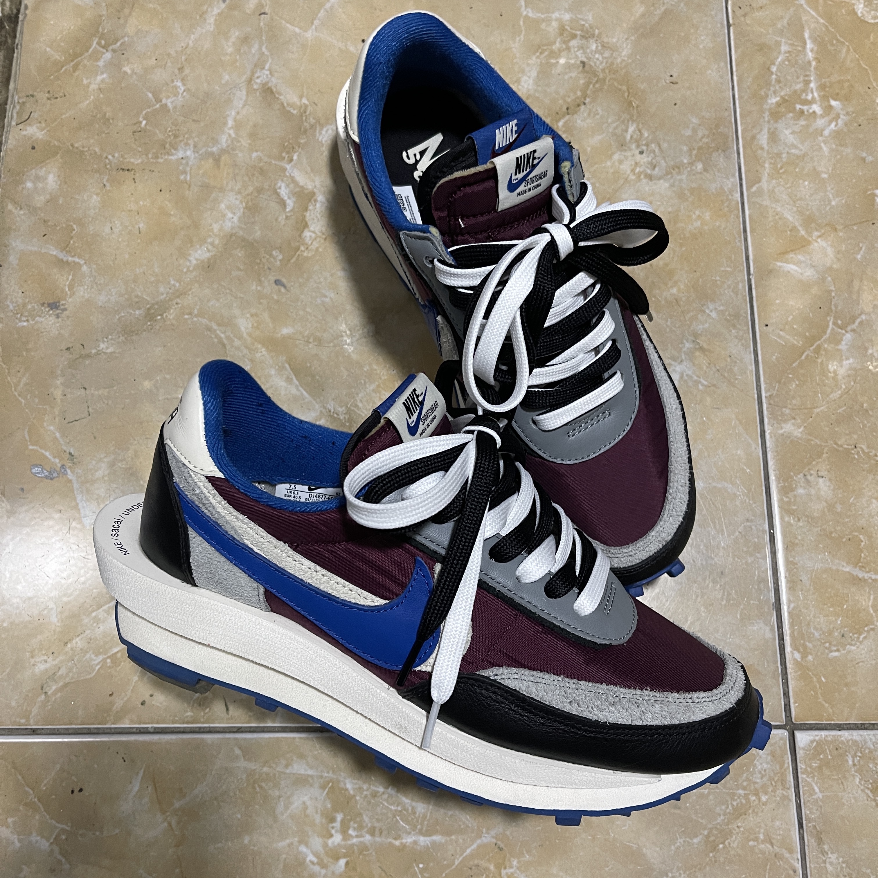 Nike x Sacai x Undercover LDWaffle Night Maroon Team Royal 착용 스타일