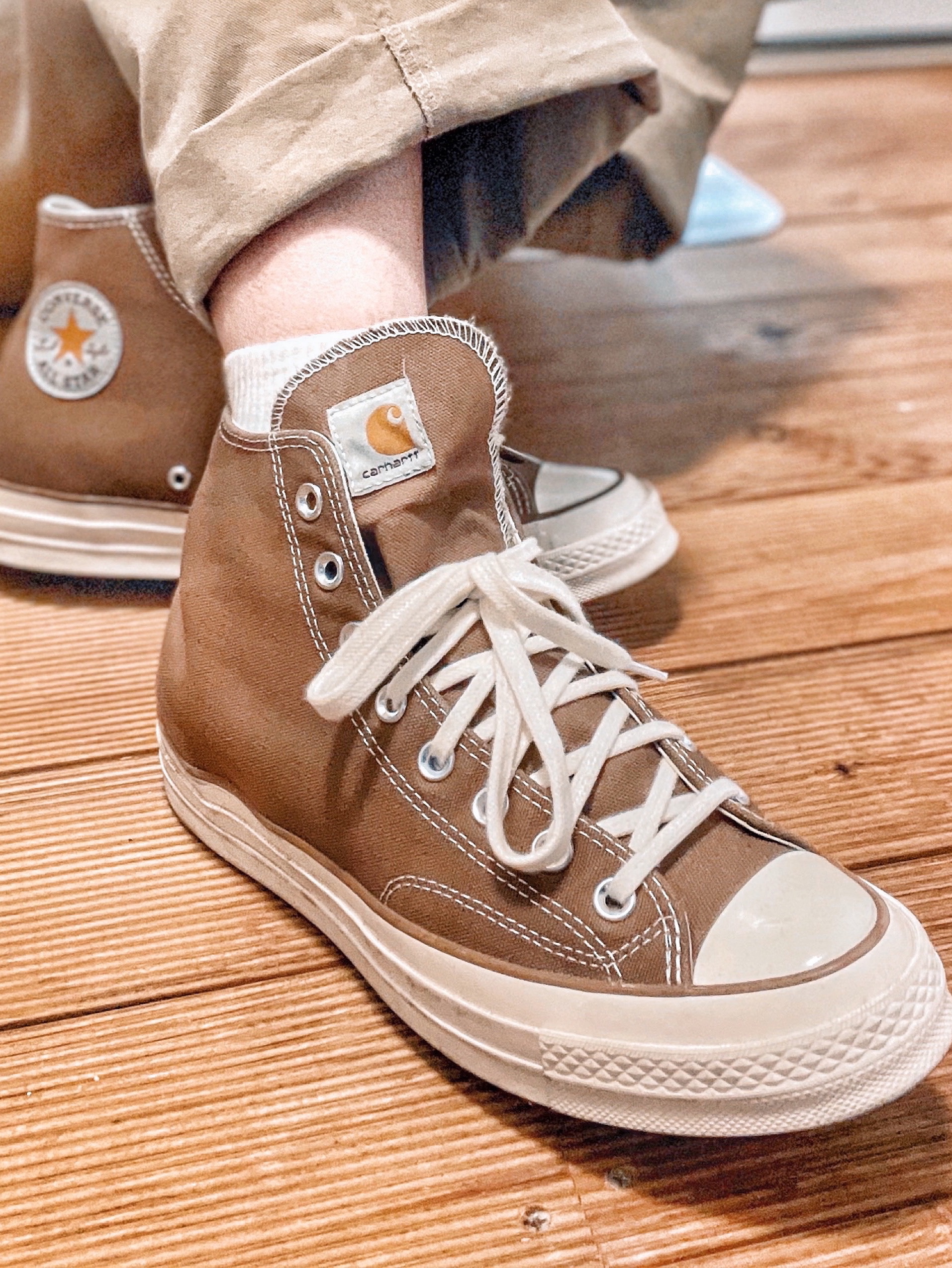 Converse x Carhartt WIP Chuck 70 High Hamilton Brown 착용 스타일 - 2
