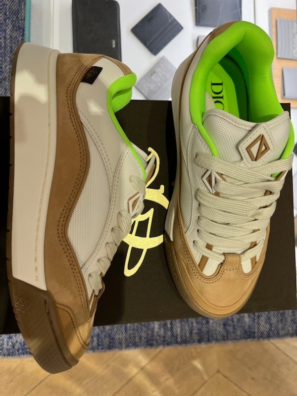 Dior x Cactus Jack B713 Sneakers Mocha Black, Dior x Cactus Jack B713 Sneakers Cream 착용 스타일 - 3