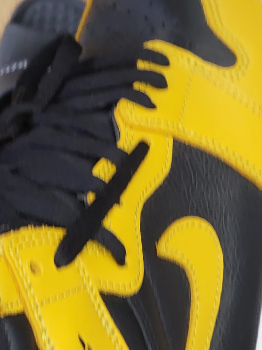 Jordan 1 Retro High OG Pollen 착용 스타일