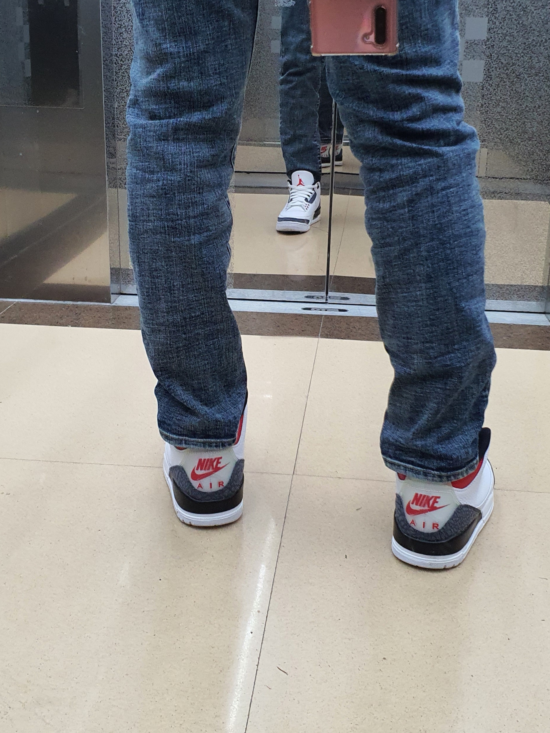 Jordan 3 Retro SE Denim Fire Red 착용 스타일 - 4