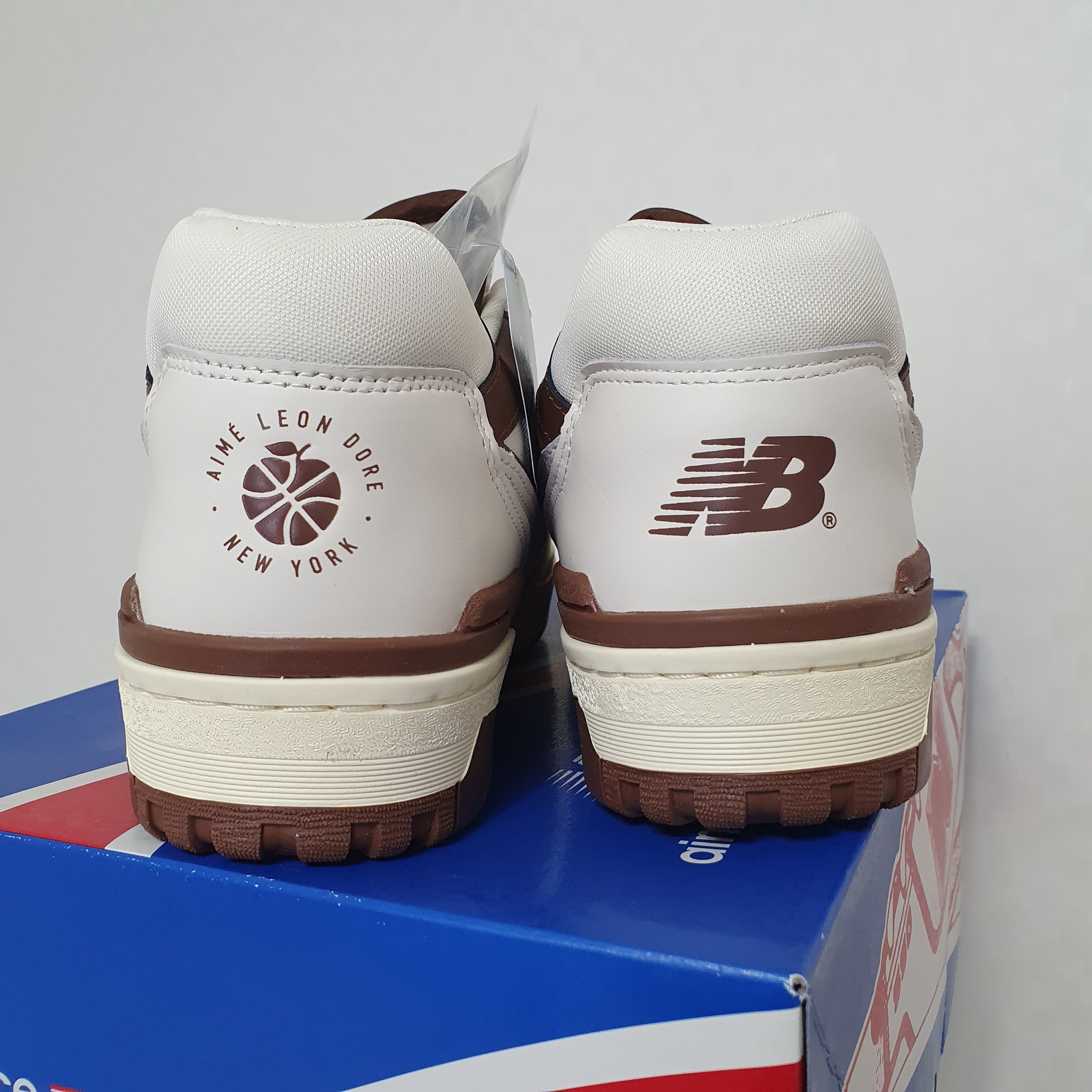 New Balance x Aime Leon Dore 550 Brown 착용 스타일 - 3
