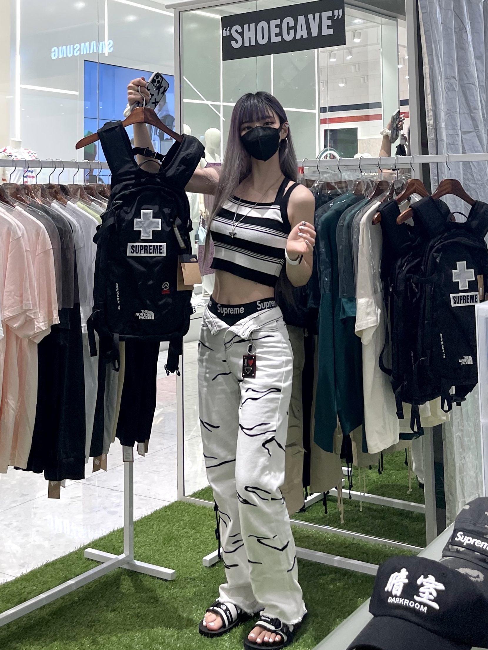 Supreme Hanes Boxer Briefs Black (4 Pack), Supreme x The North Face Trekking Sandal Stone - 22SS 착용 스타일 - 2