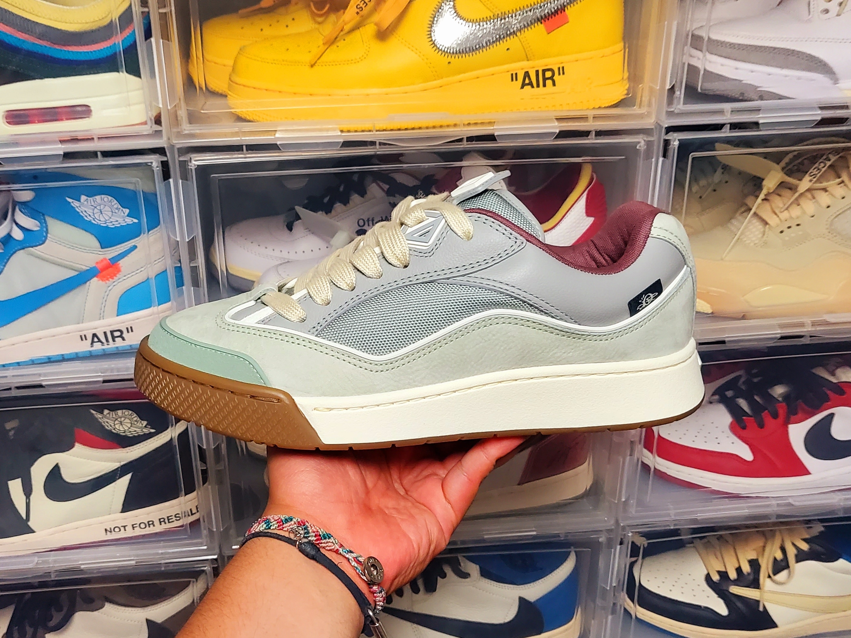 Dior x Cactus Jack B713 Sneakers Grey Mint, Jordan 1 x Travis Scott x Fragment Retro High OG SP Military Blue 착용 스타일 - 2