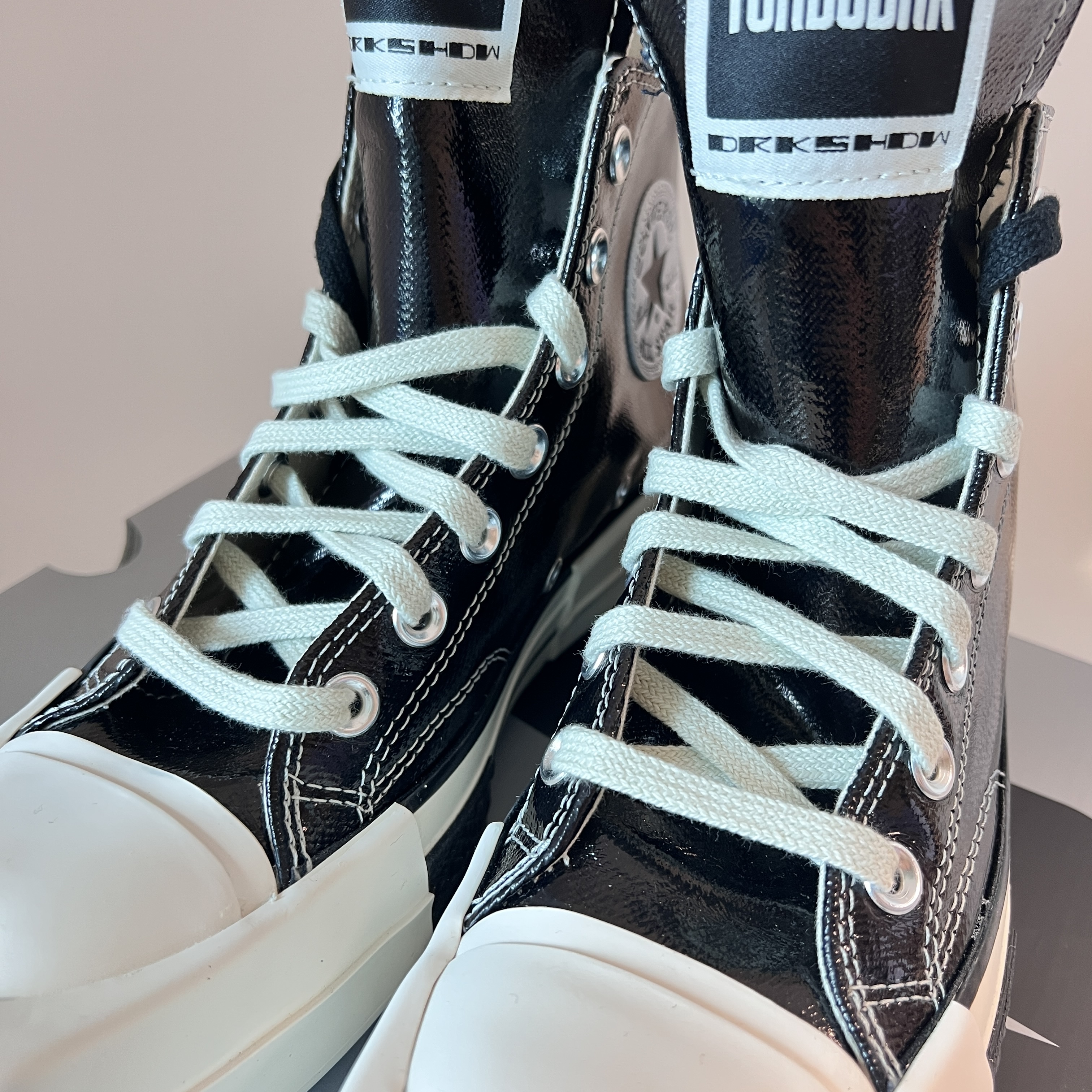 Converse x Drkshdw Turbodrk Chuck 70 Hi Black Lacquered Denim 착용 스타일 - 5