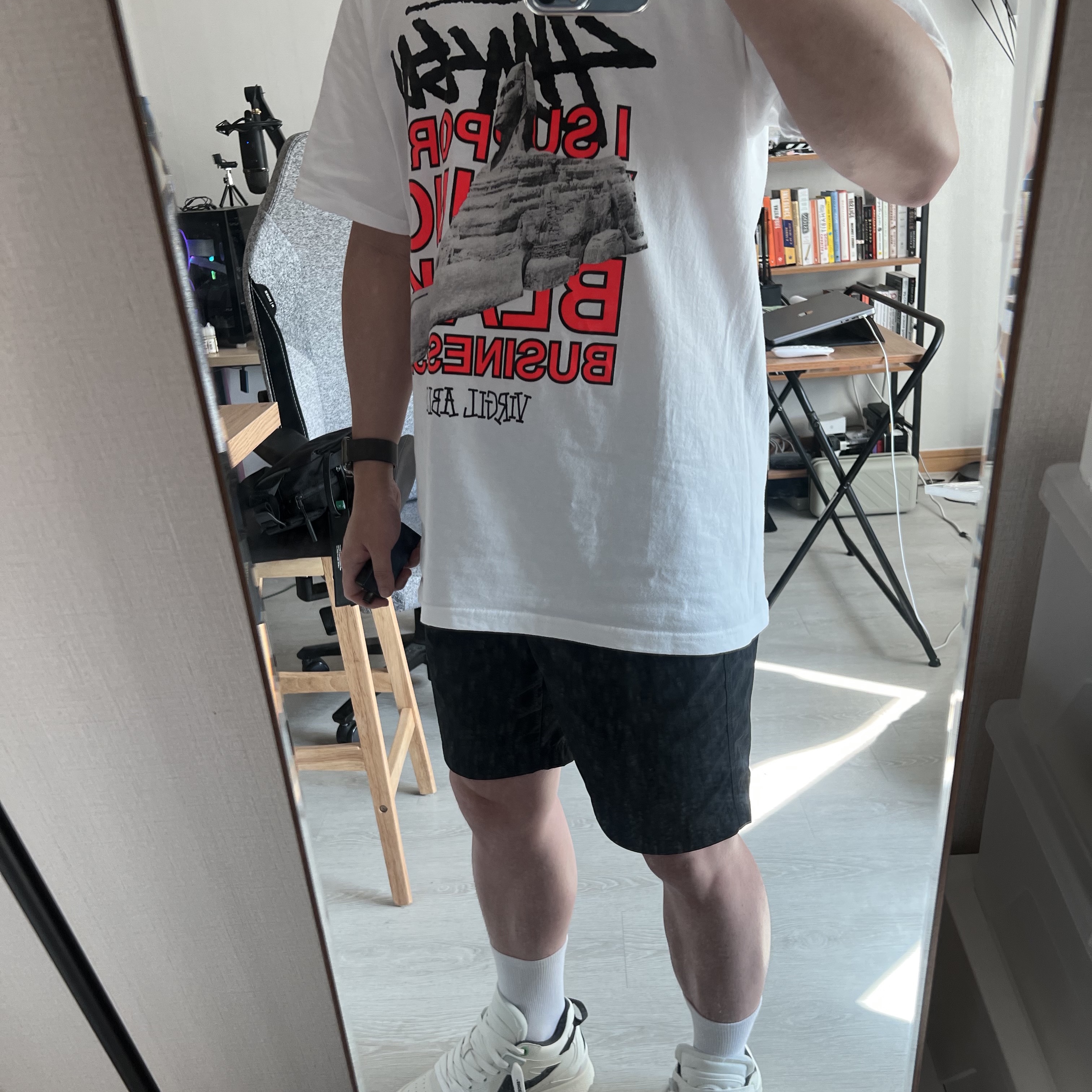 Stussy x Off-White 40 WT T-Shirt 착용 스타일 - 1