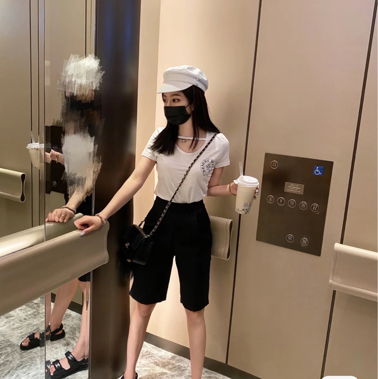 (W) Chanel Sandals Mixed Fibers & Black 착용 스타일 - 2
