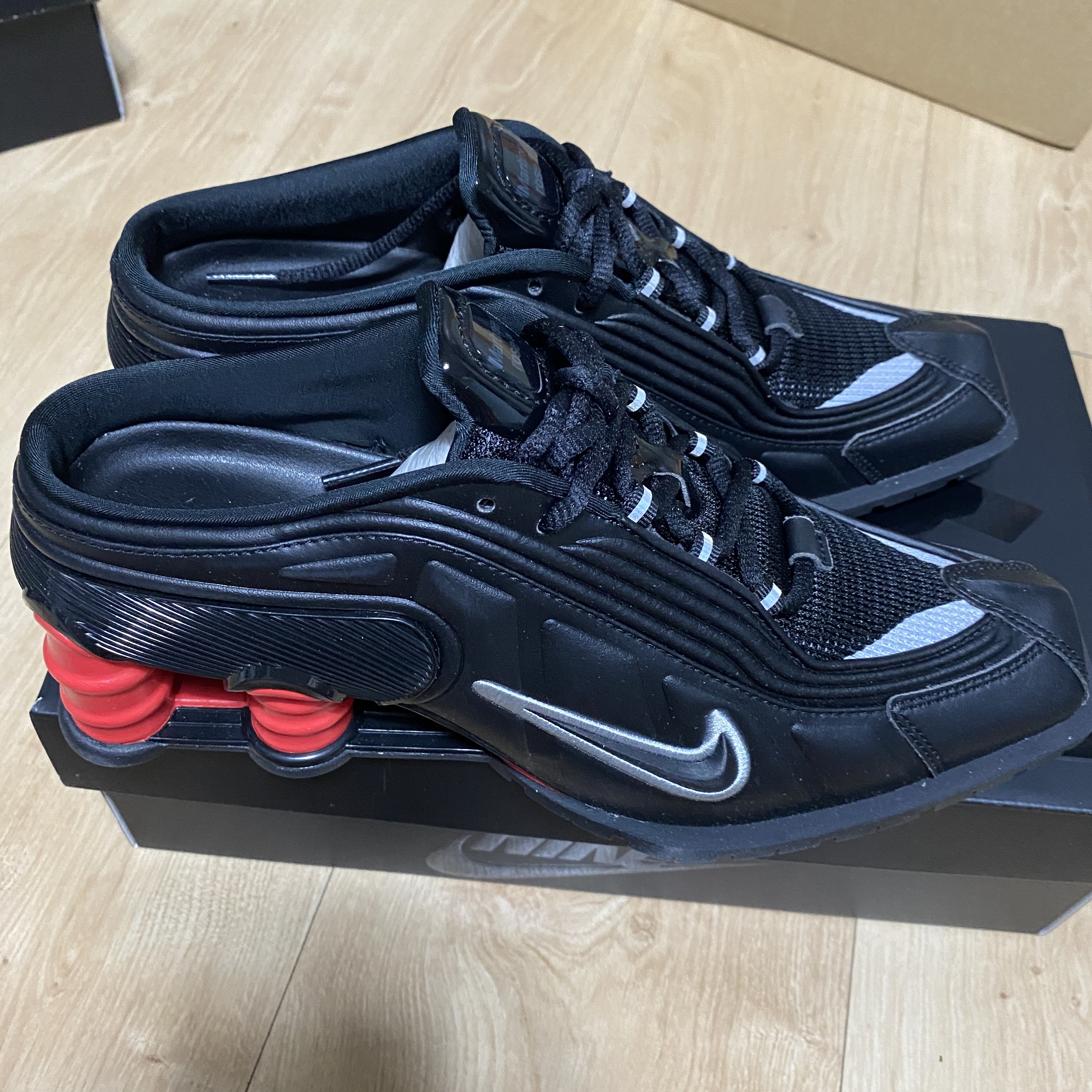 Nike x Martine Rose Shox MR4 Black 착용 스타일