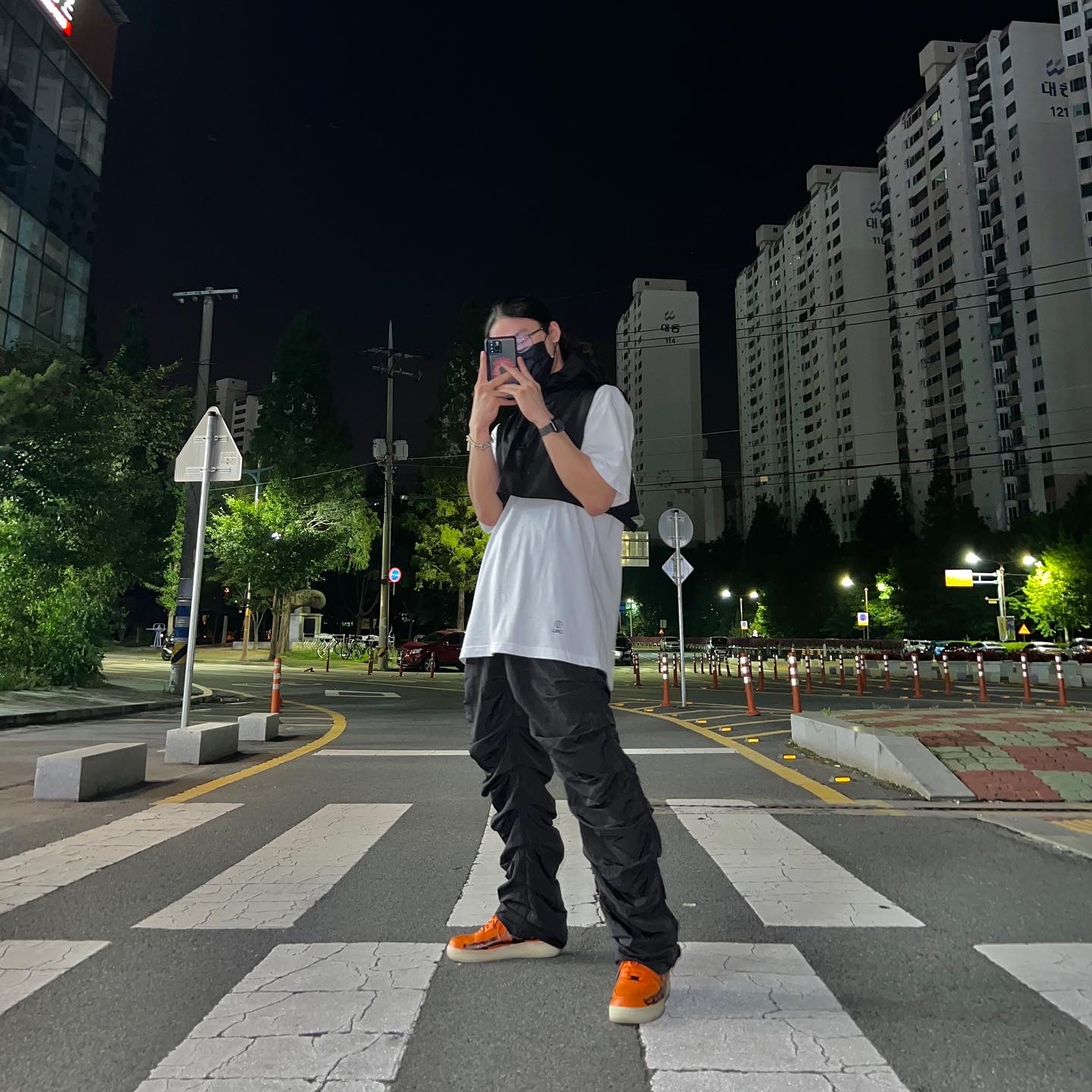 Nike Air Force 1 Low '07 Orange Skeleton 착용 스타일 - 3