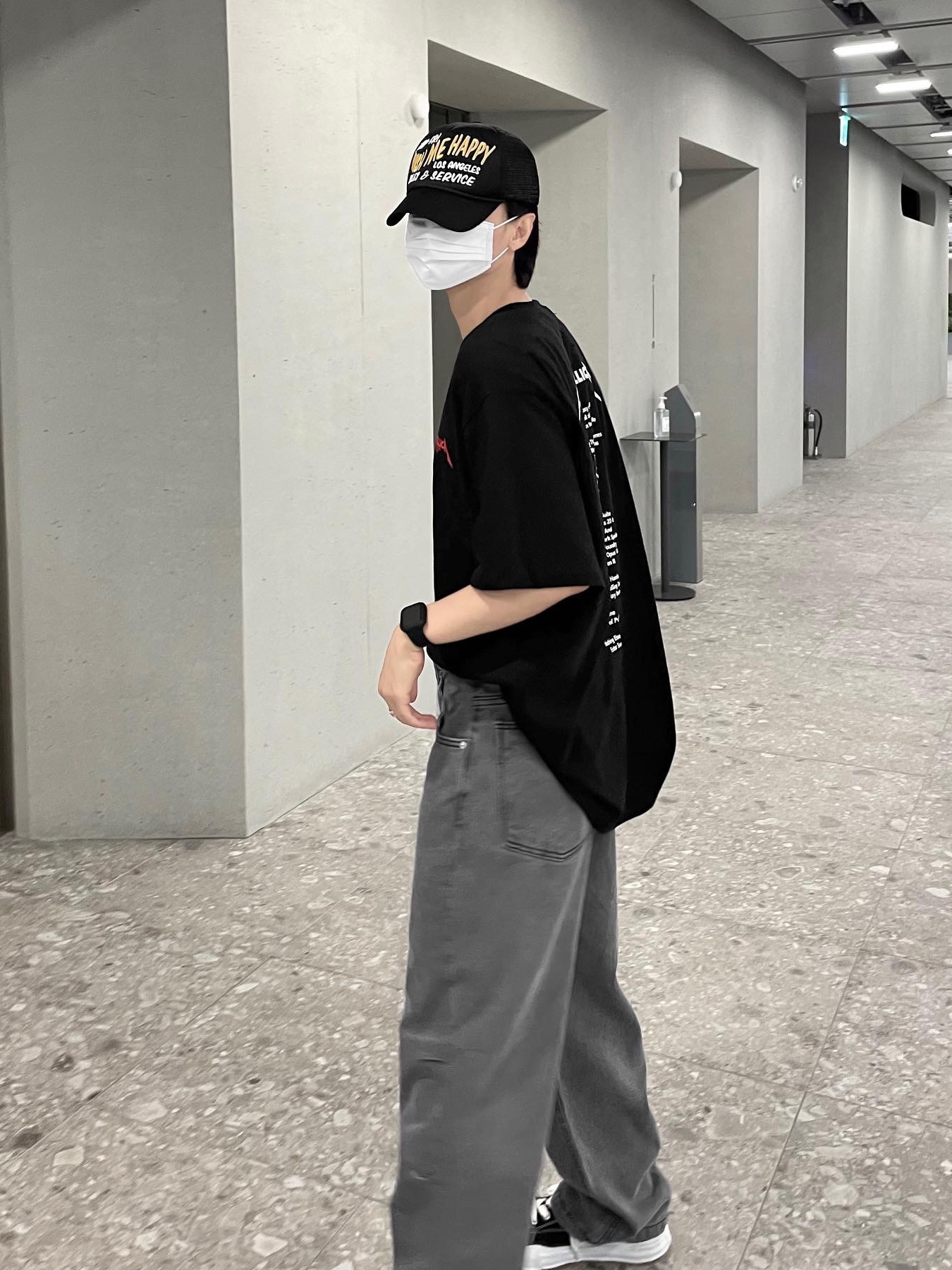 Maison Mihara Yasuhiro Peterson OG Sole Canvas Low Sneakers Black 착용 스타일 - 3