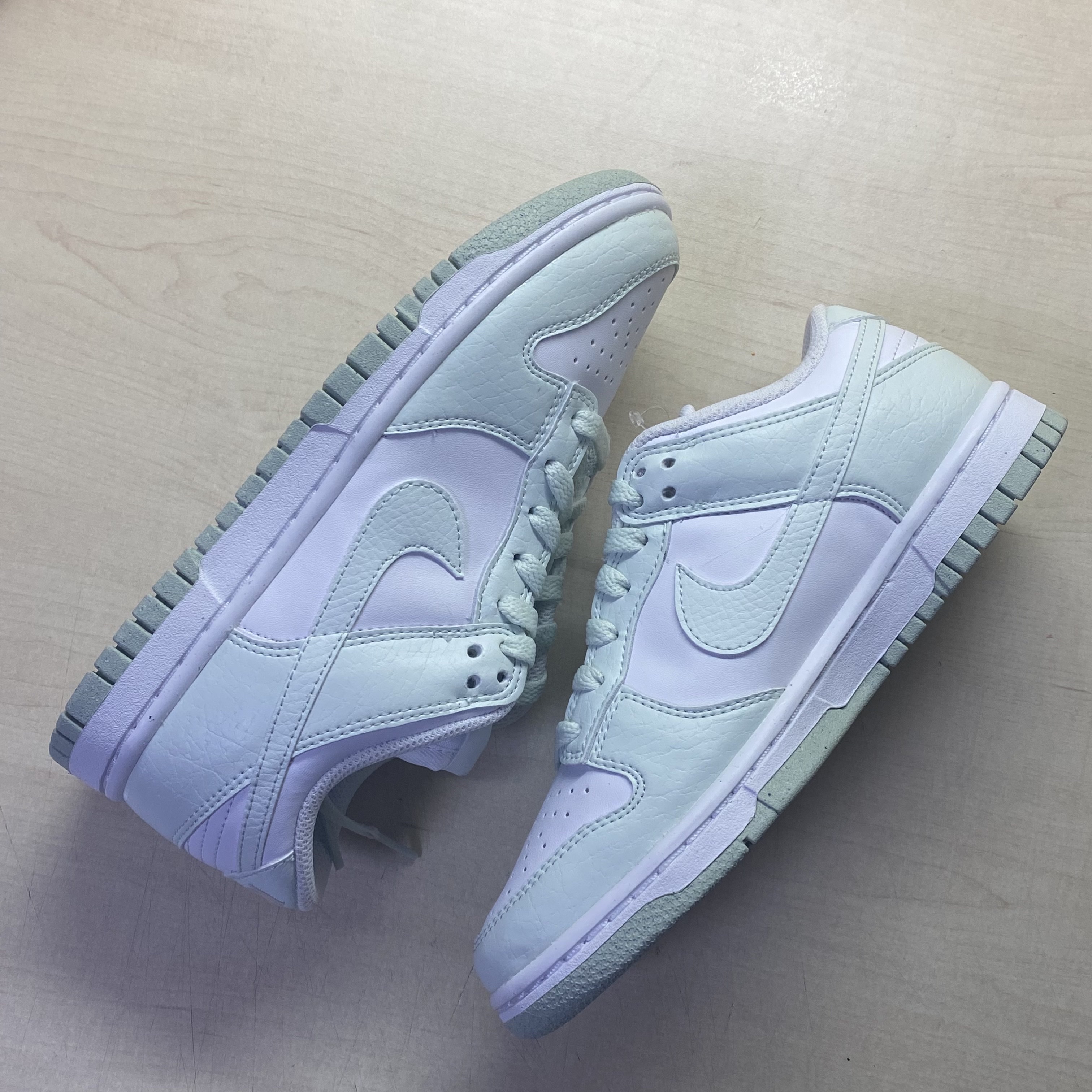 (W) Nike Dunk Low Next Nature Barely Green and White 착용 스타일