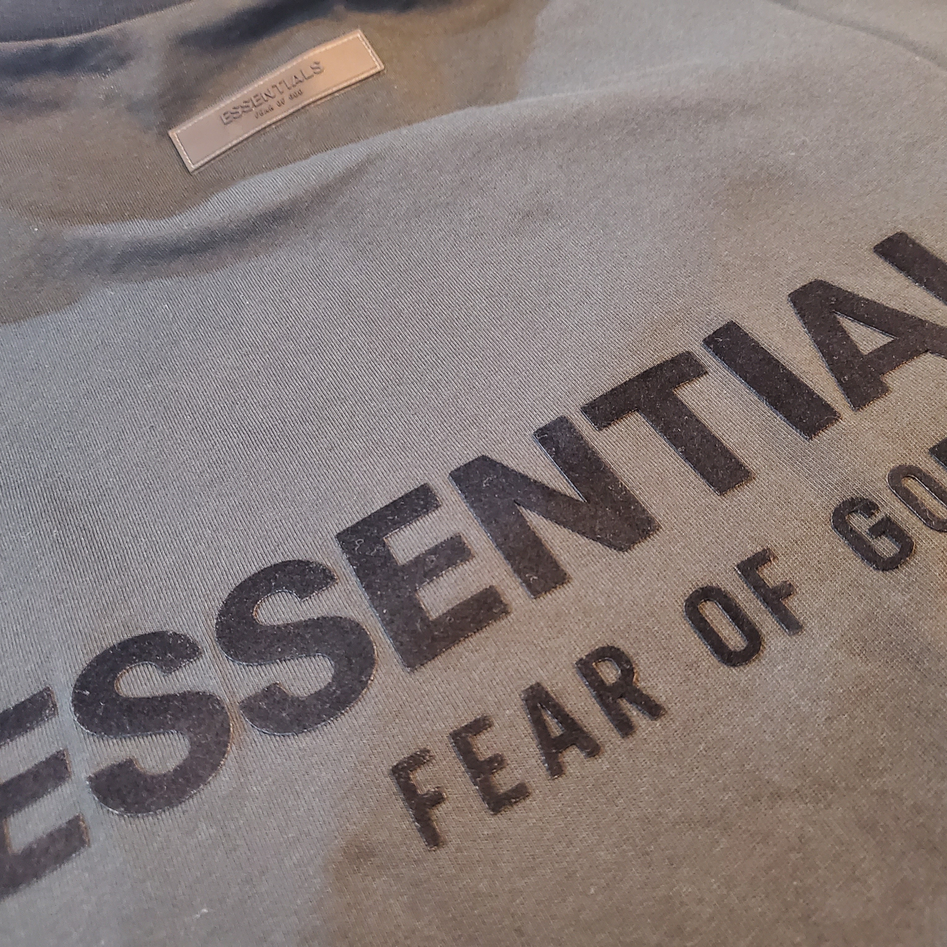 Essentials The Core Collection T-Shirt Stretch Limo 착용 스타일