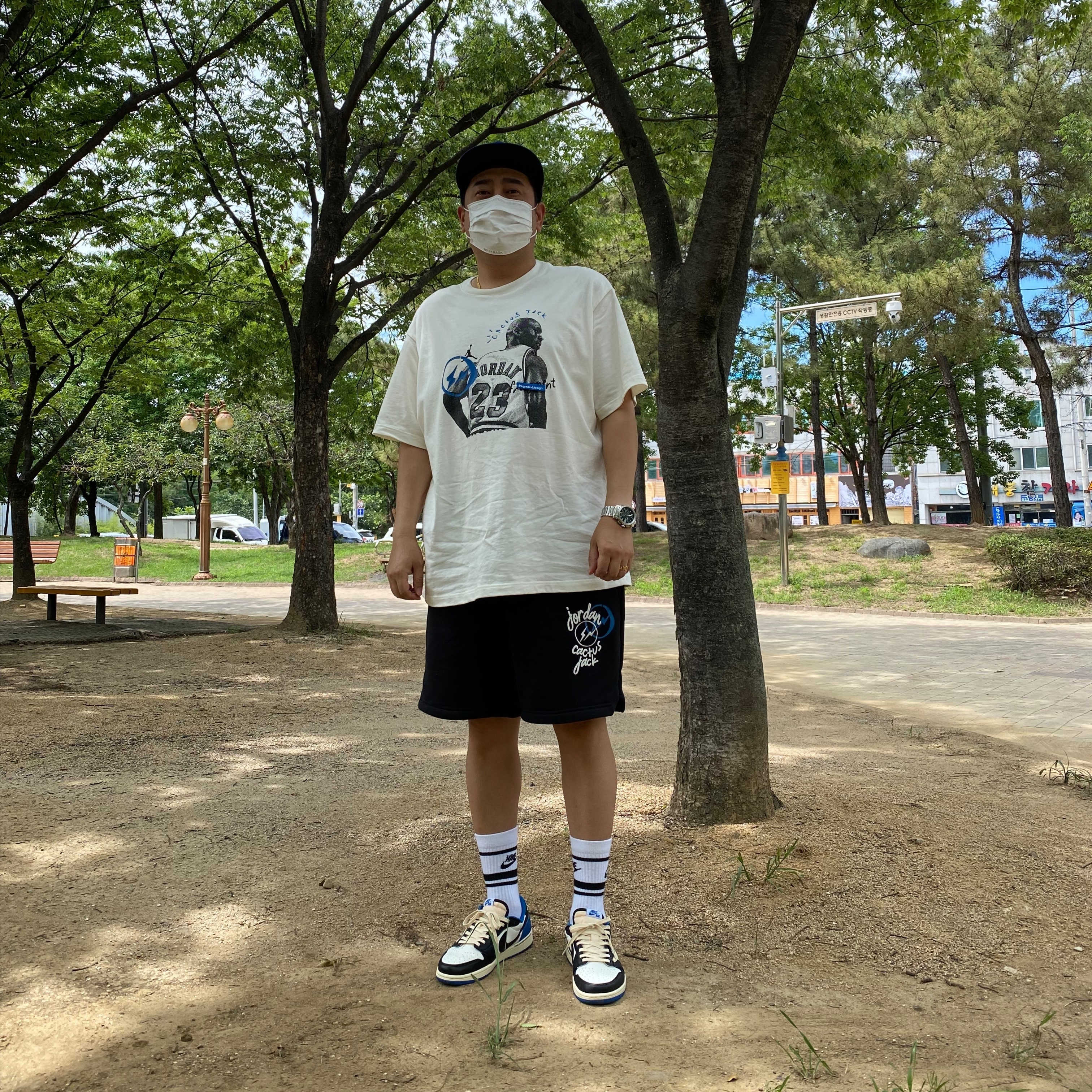 Jordan 1 x Travis Scott x Fragment Retro Low OG SP Military Blue, Jordan x Travis Scott x Fragment Shorts Black (DJ0617-010) 착용 스타일 - 1