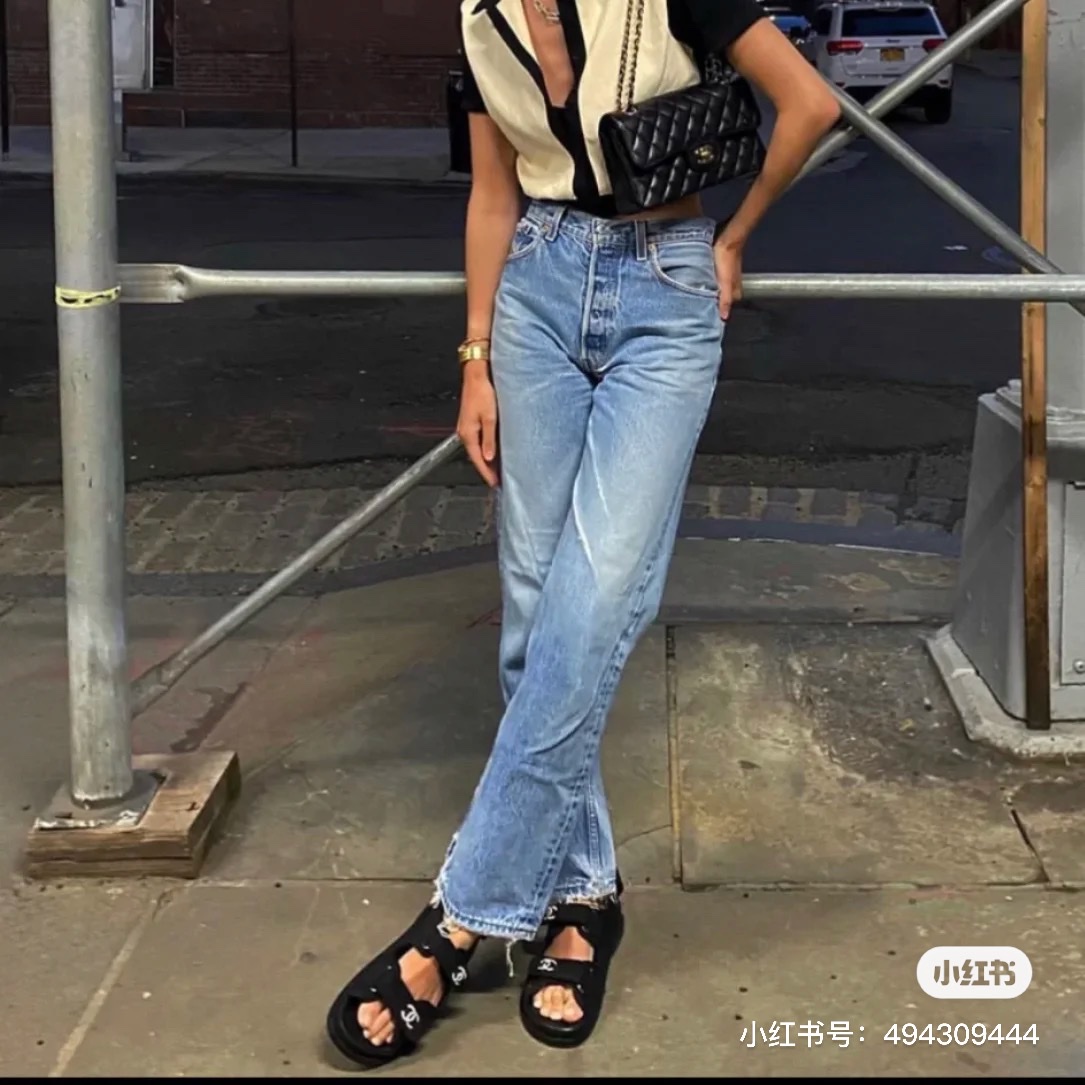 (W) Chanel Sandals Mixed Fibers & Black 착용 스타일 - 2