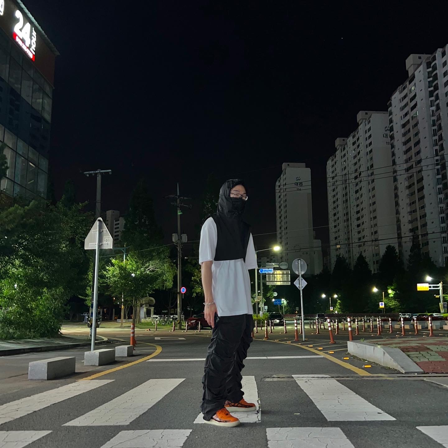 Nike Air Force 1 Low '07 Orange Skeleton 착용 스타일 - 4